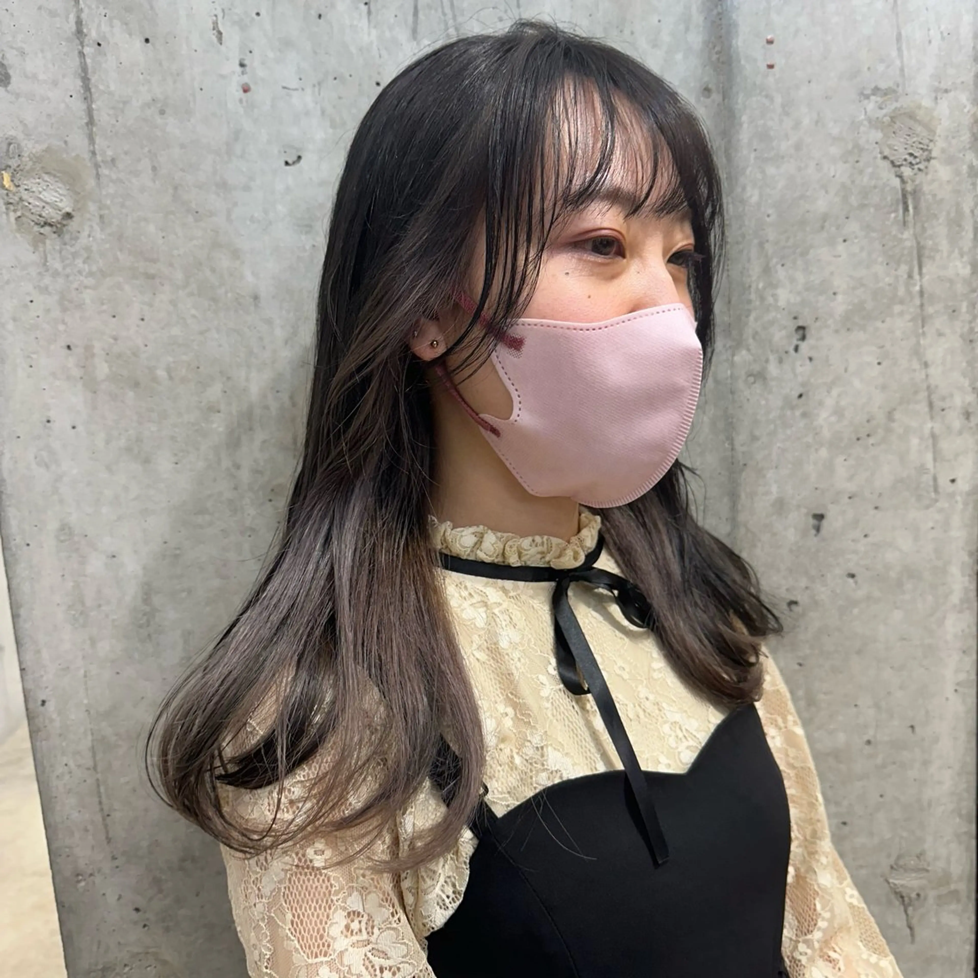 セミロング カラー ベージュカラー グレージュ ラベンダーカラー ラベンダーグレージュ ラベンダーグレー ヘアカラー さとう あやかのヘアスタイル