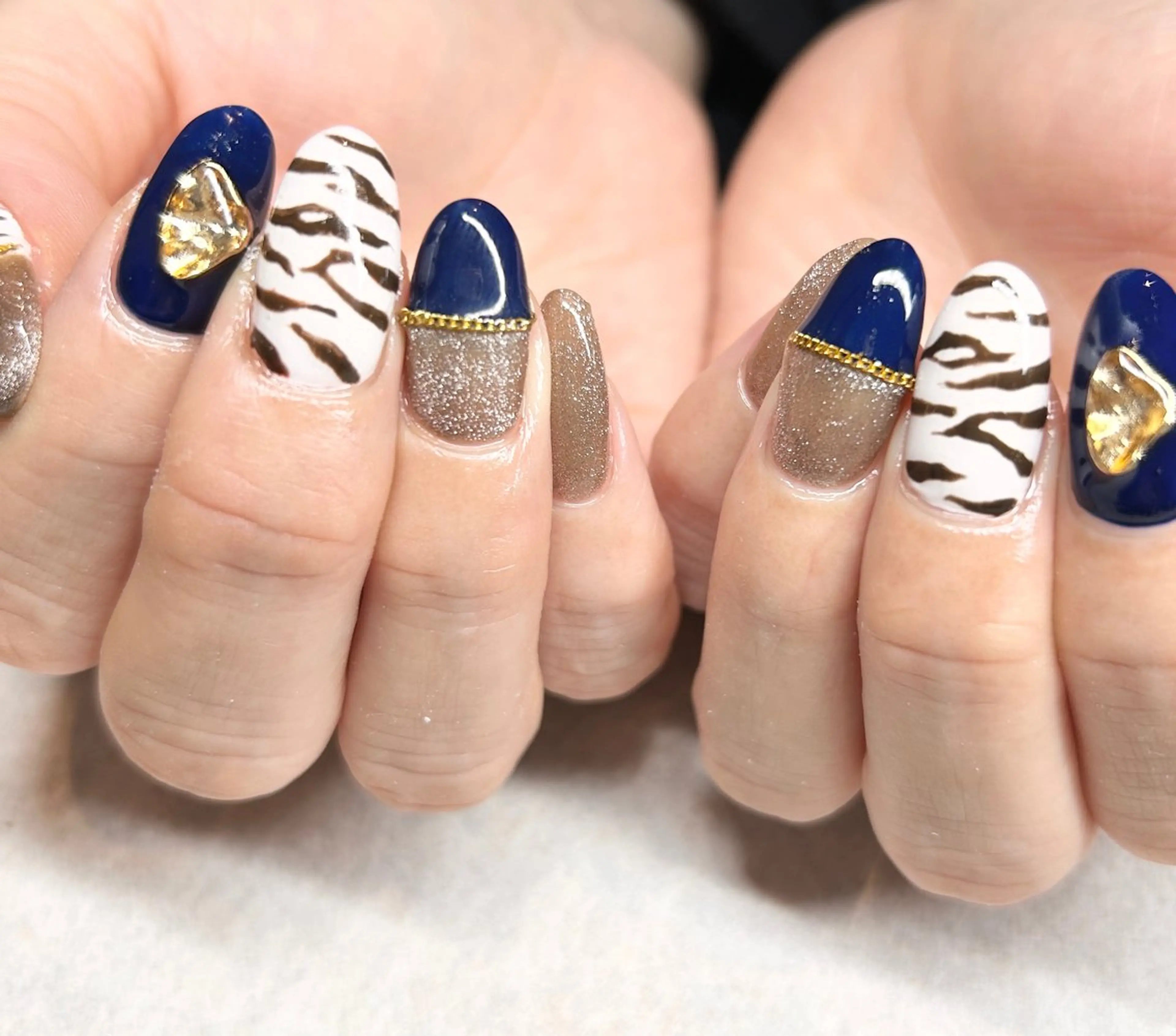 ネイル アニマル柄 マグネットネイル N.style所属・Ｎ. styleのネイルデザイン