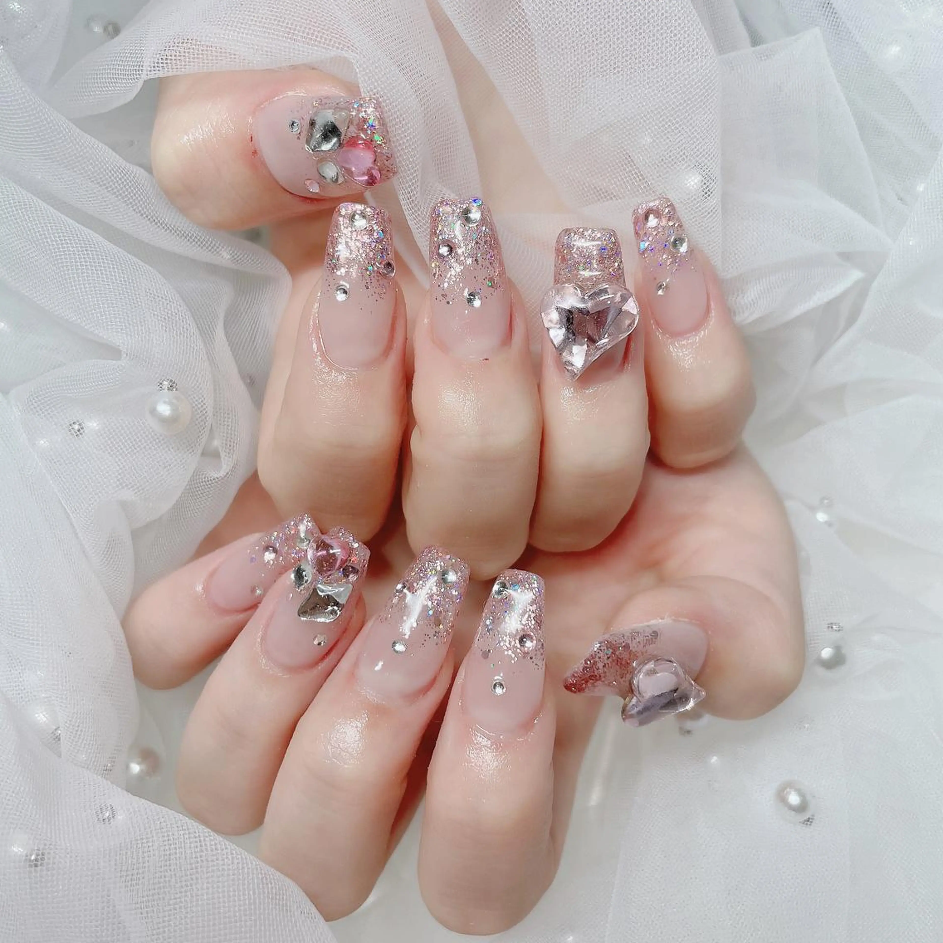 ネイル チークネイル フラッシュネイル フレンチネイル キラキラネイル 韓国ネイル ハンドネイル merci nail所属・merci nailのネイルデザイン