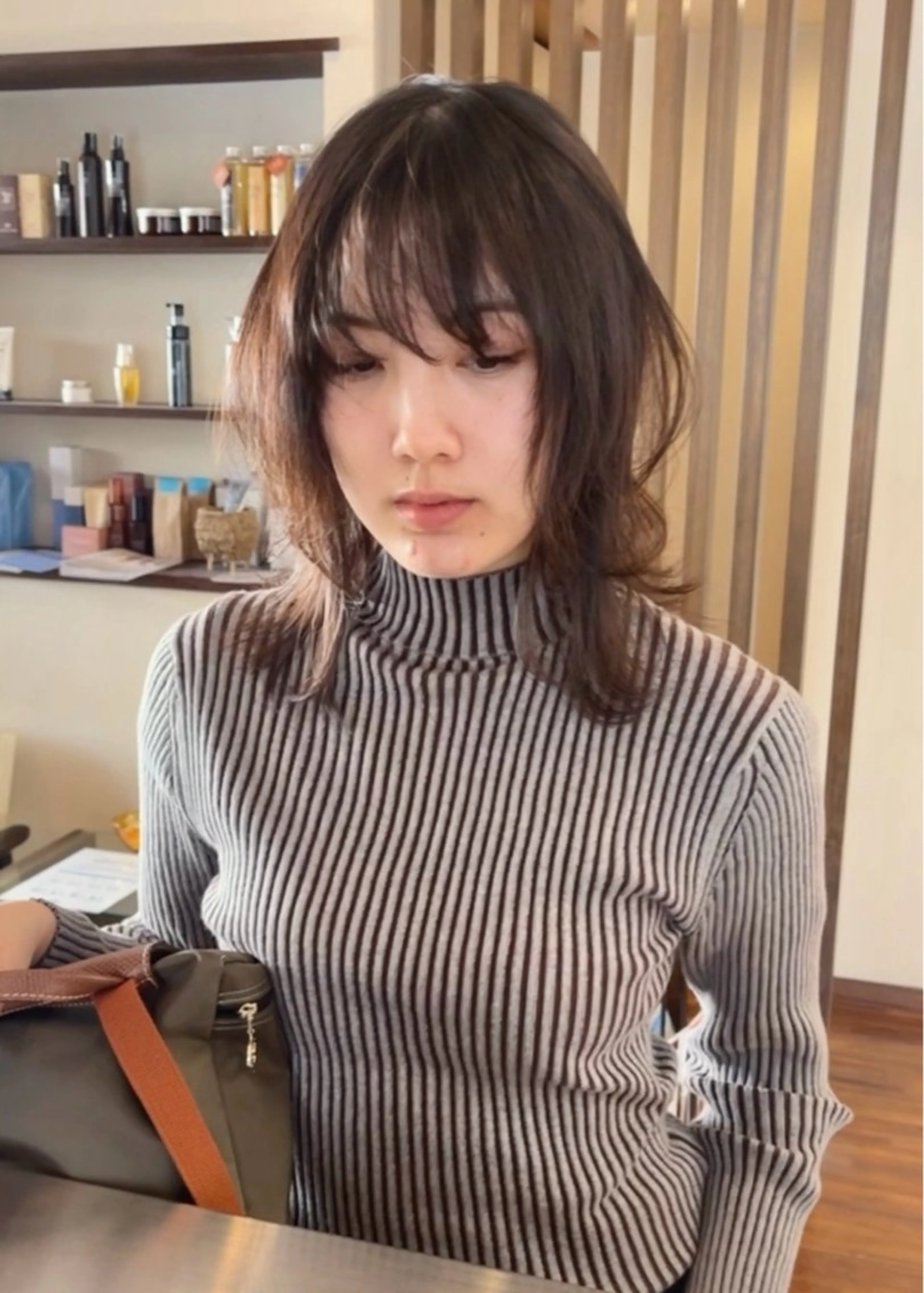 ミディアム カラー ウルフカット カット トリートメント 髪質改善ｶﾗｰ ｹｱﾌﾞﾘｰﾁ/ﾀﾑのヘアスタイル