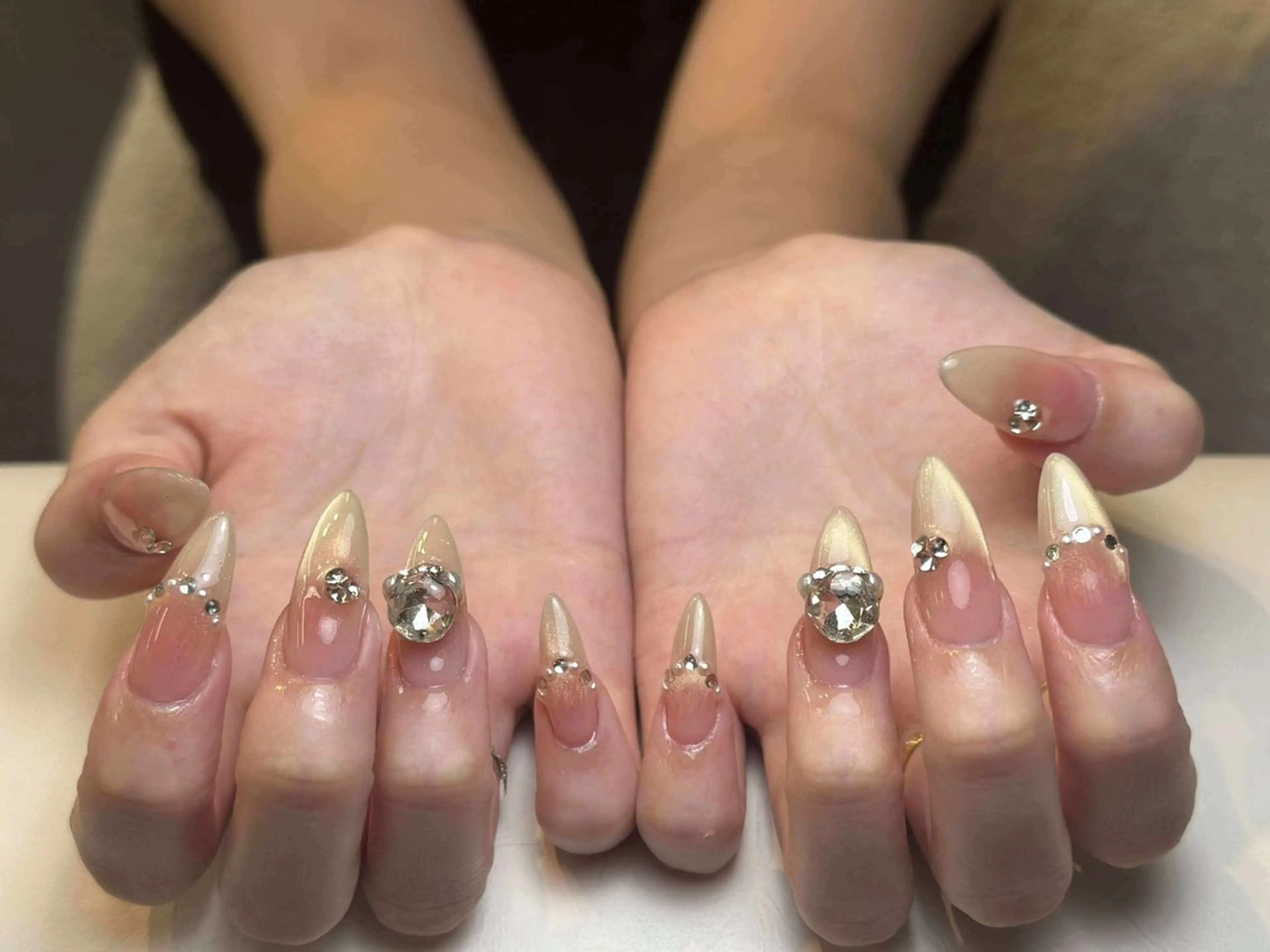 ネイル アートネイル 成人式 ジェルネイル ニュアンスネイル 夏ネイル ハンドネイル Nie Nail Shinokuboのネイルデザイン