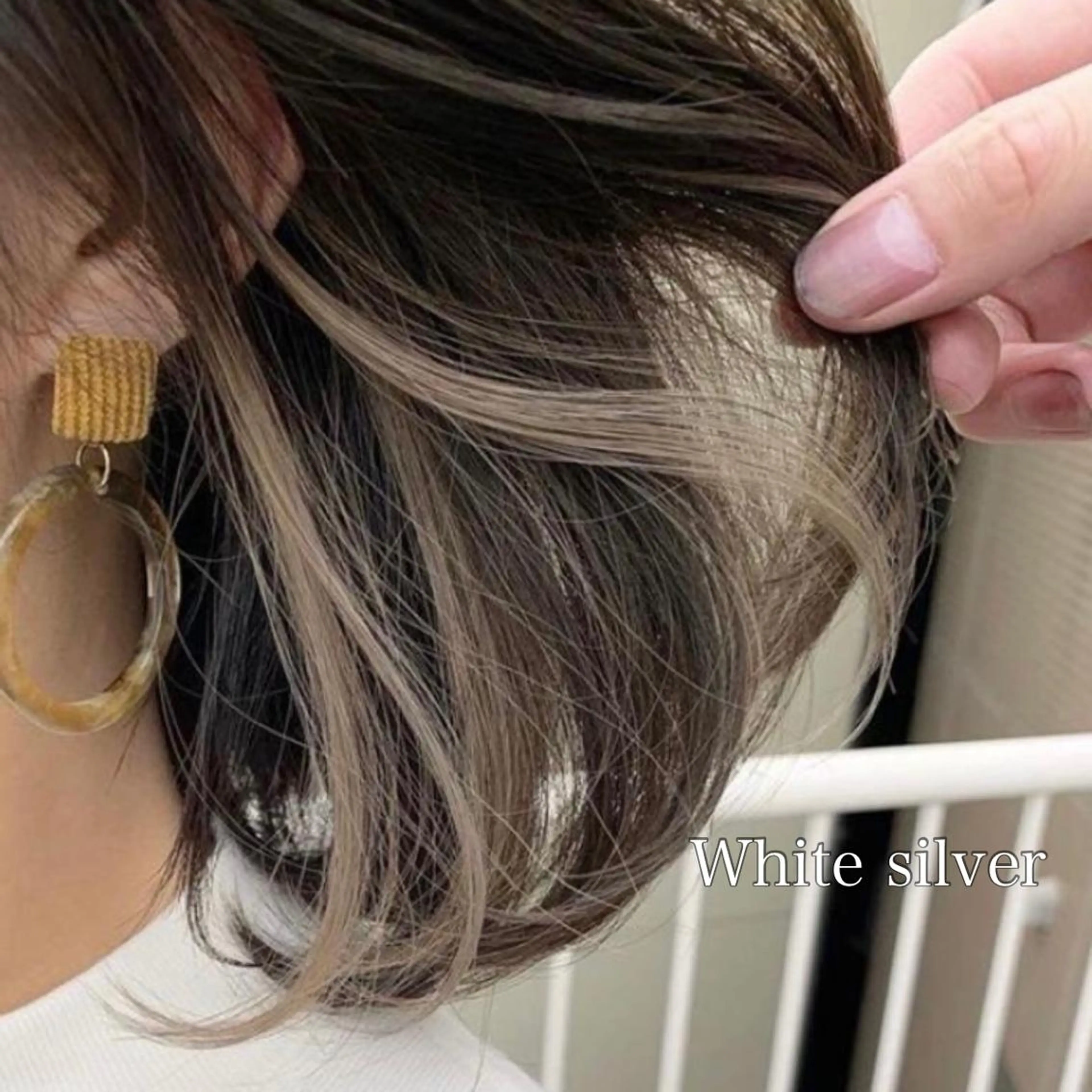 ショート カラー ヘアカラー トリートメント ハイトーンイヤリング カラー清水隆央のヘアスタイル