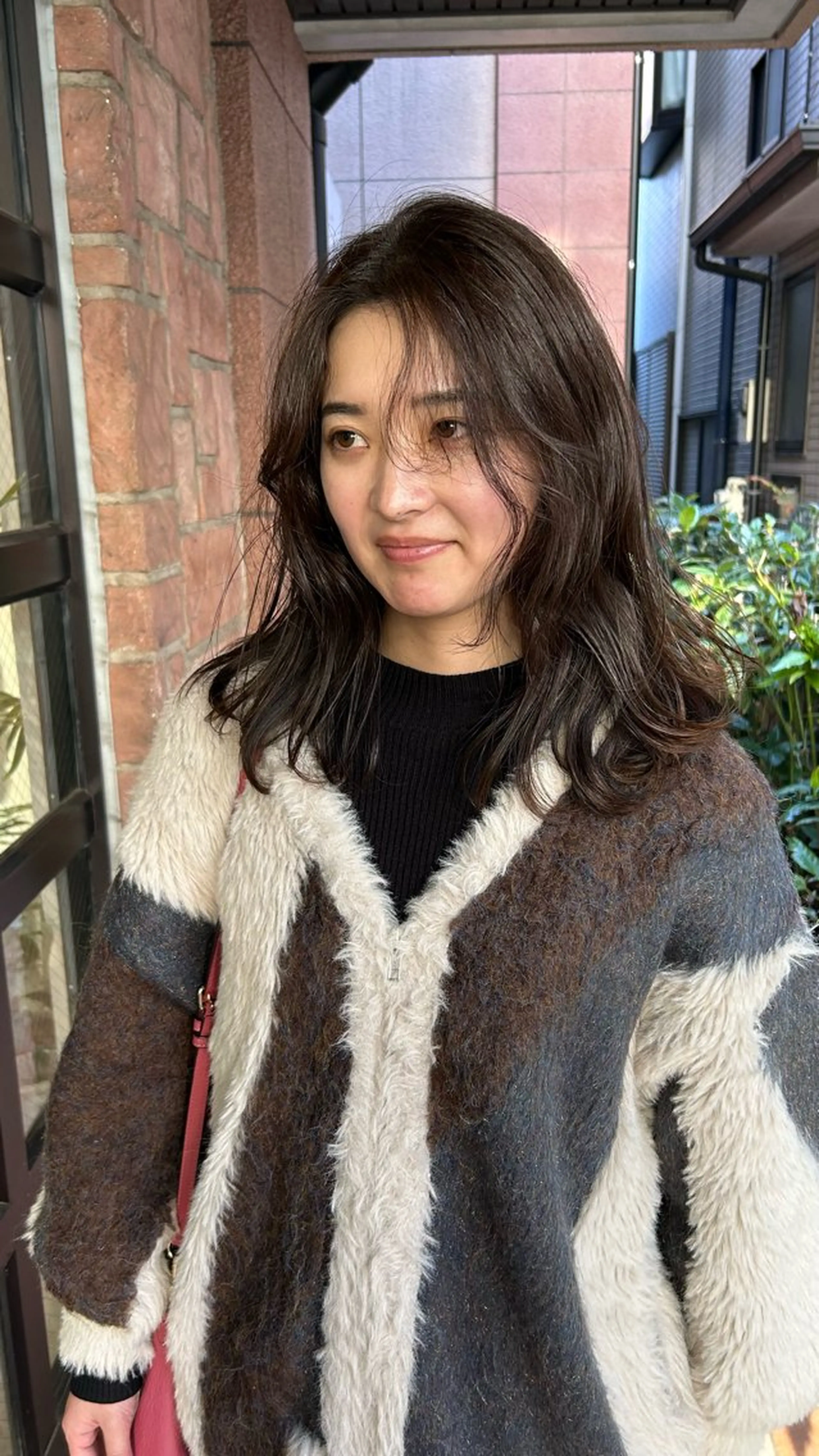 ミディアム カラー カット ヘアカラー 岡田 知佳のヘアスタイル