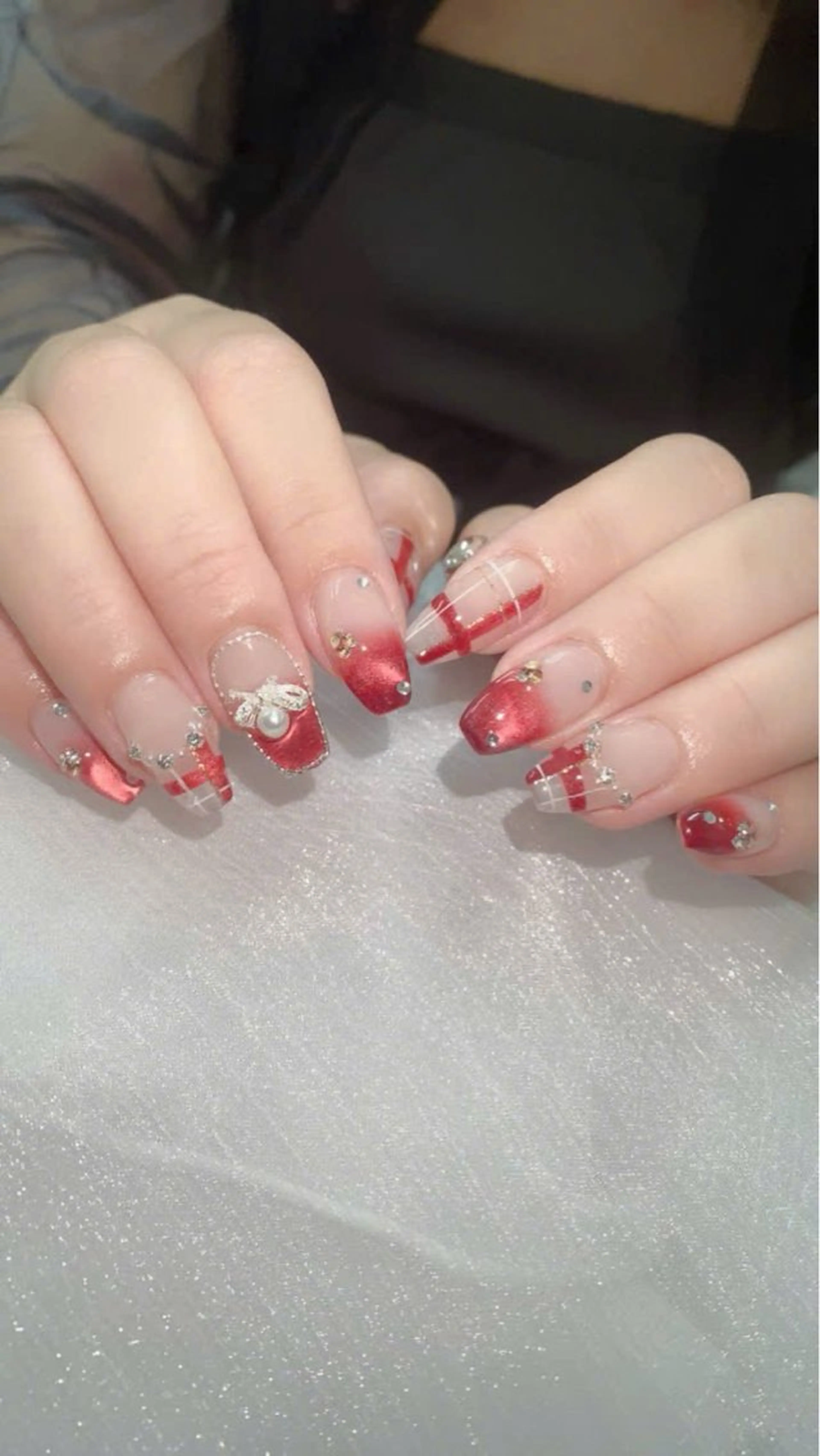 ネイル フレンチネイル グラデーション キラキラネイル 韓国ネイル マグネットネイル ハンドネイル ハンドケア Hara Nail & Beautyのネイルデザイン