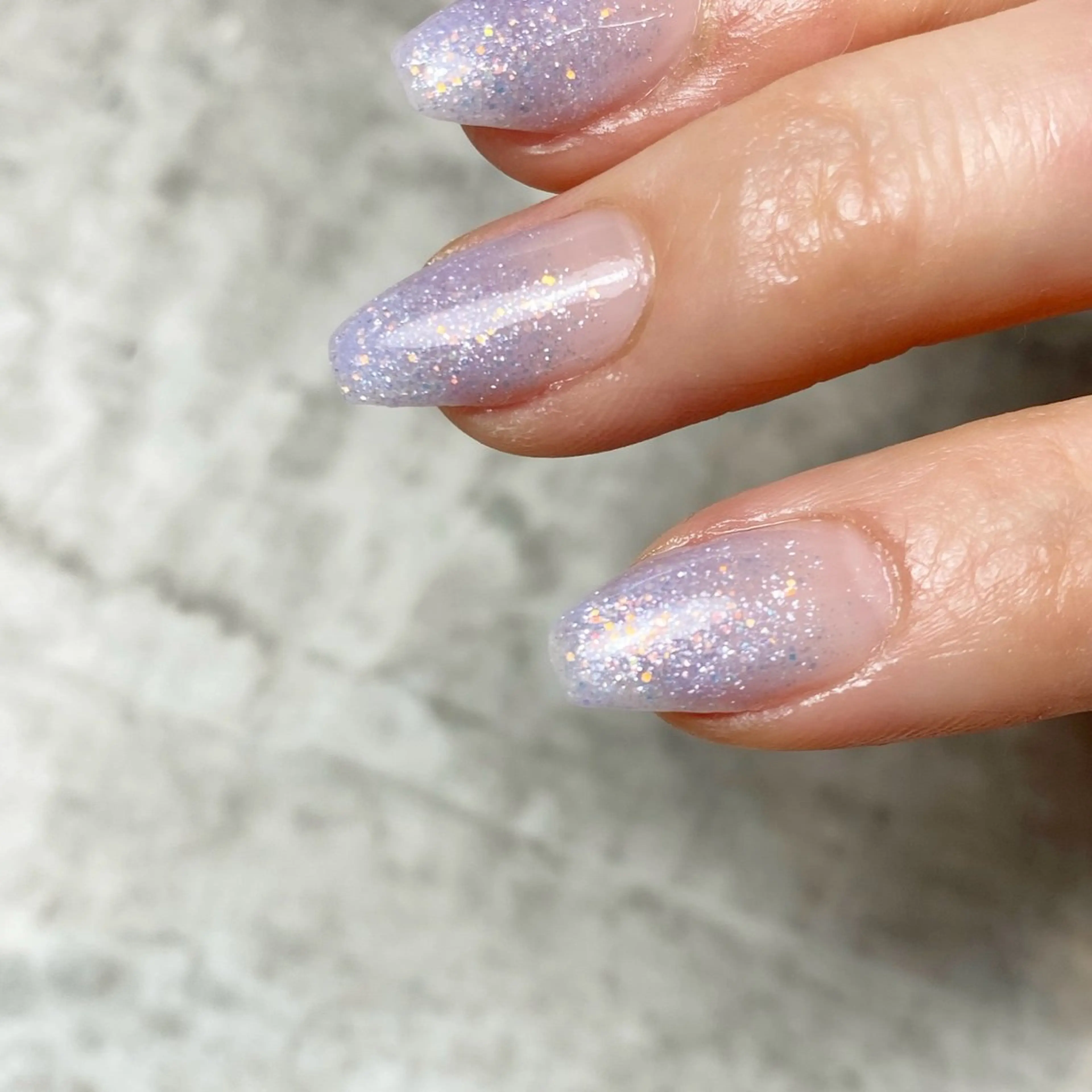 ネイル オーロラネイル グラデーション ラメ(グリッター) ラメグラデーション パープル Aoi💅🏻 表参道のネイルデザイン
