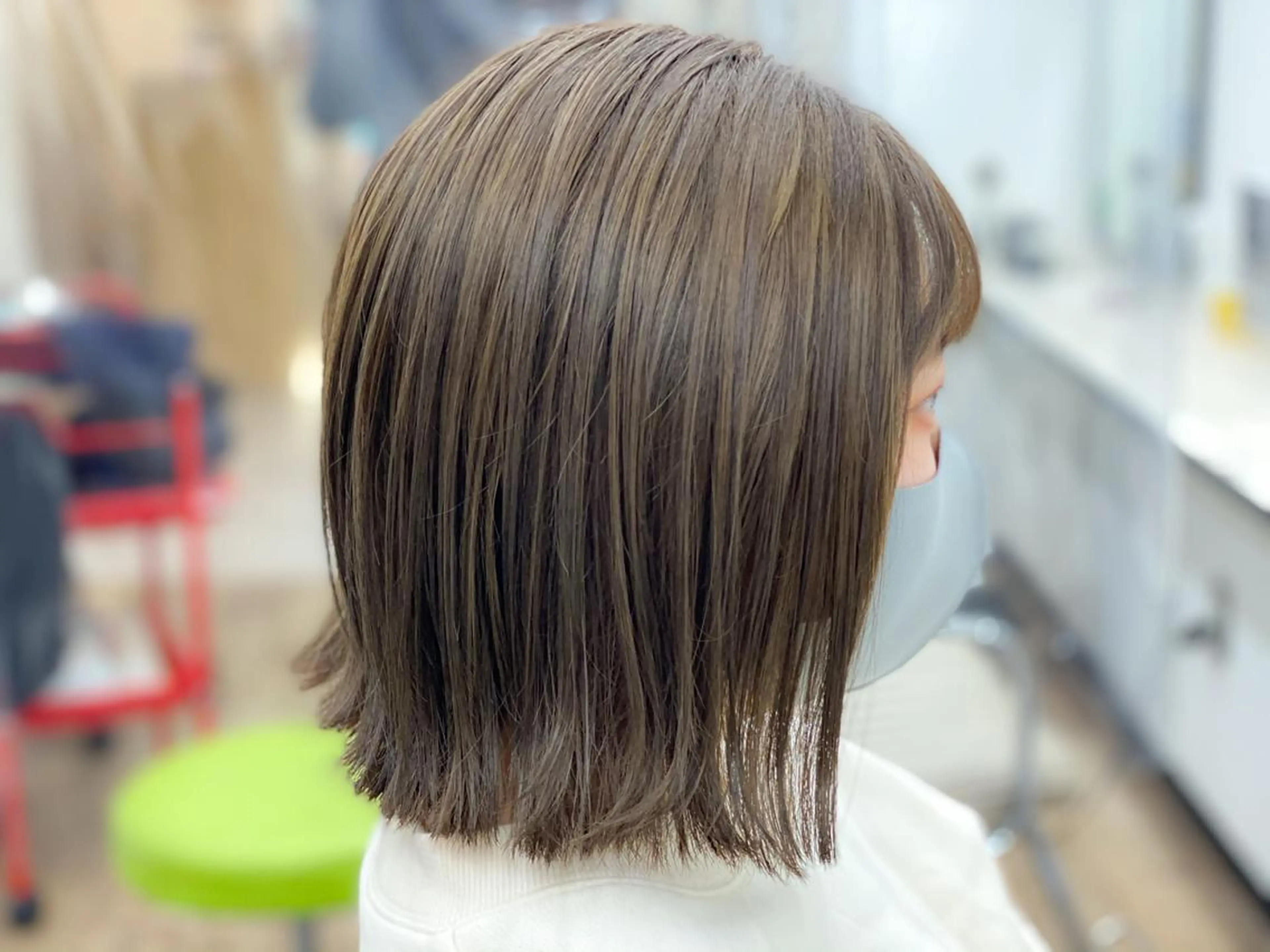 ミディアム カラー グレージュ ボブ louwe 武藤幸世のヘアスタイル
