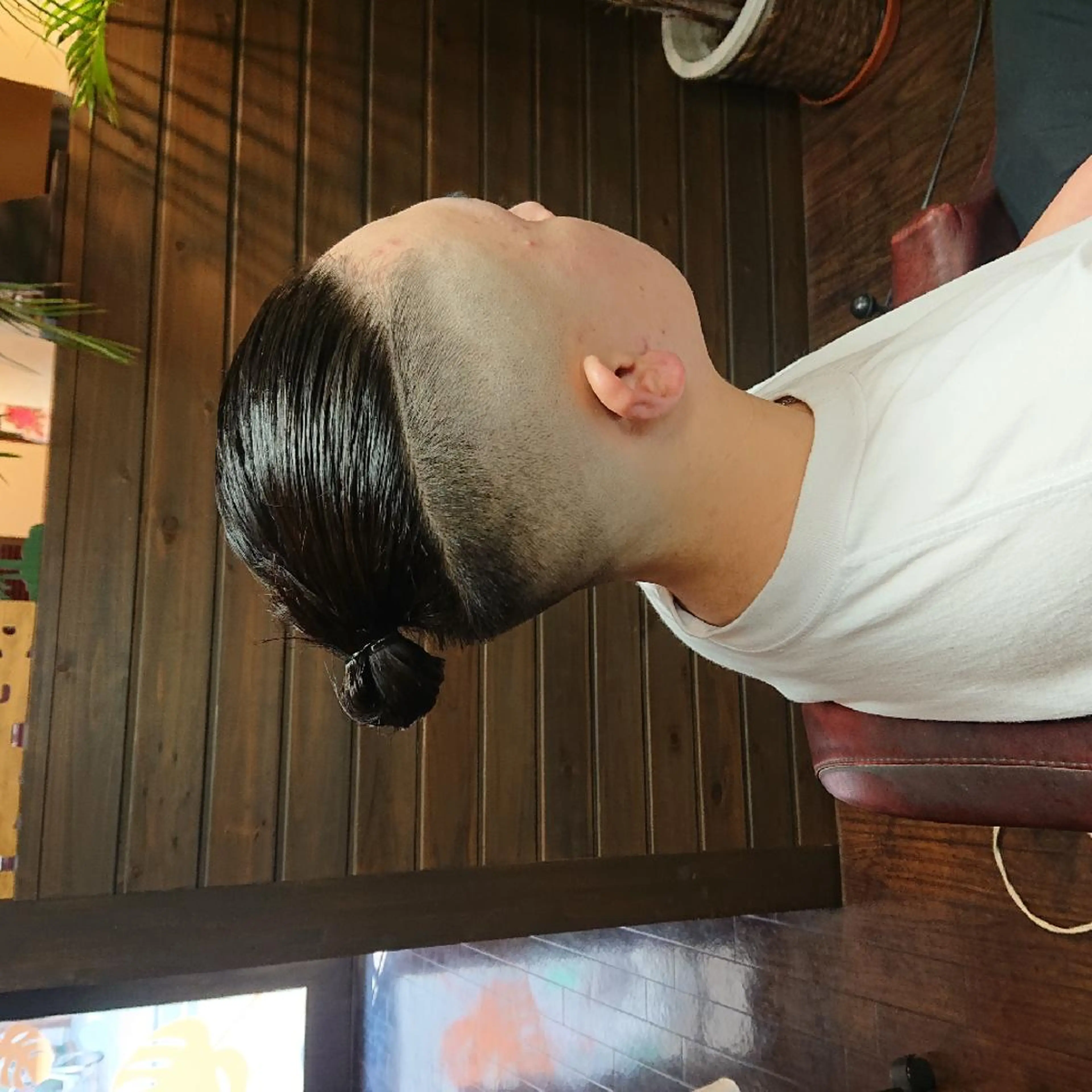 ショート サンフラット所属・岡林 選のヘアスタイル