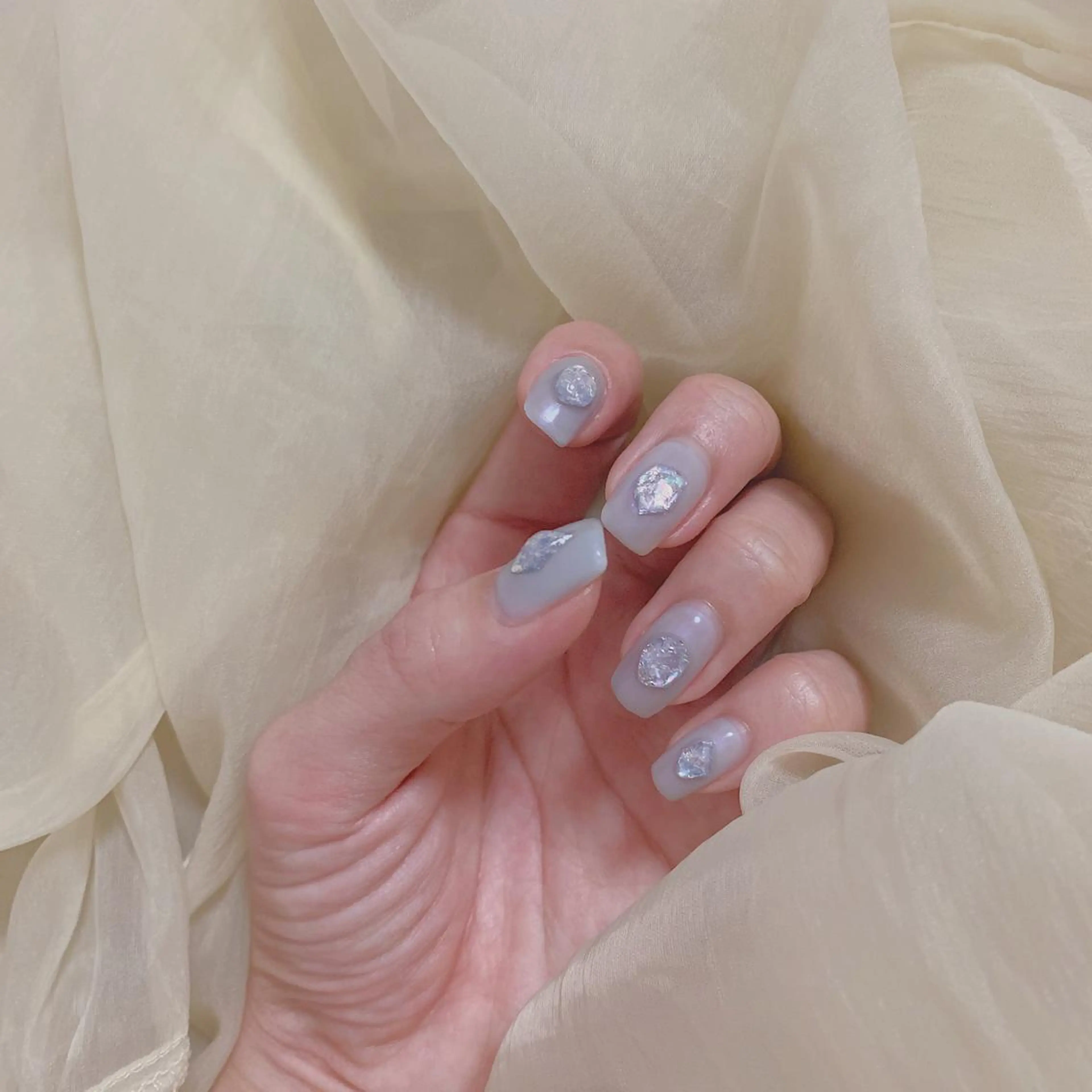 ネイル アートネイル ハンドネイル 𝘙𝘪𝘰𝘯𝘢 ...🕯🤍のネイルデザイン