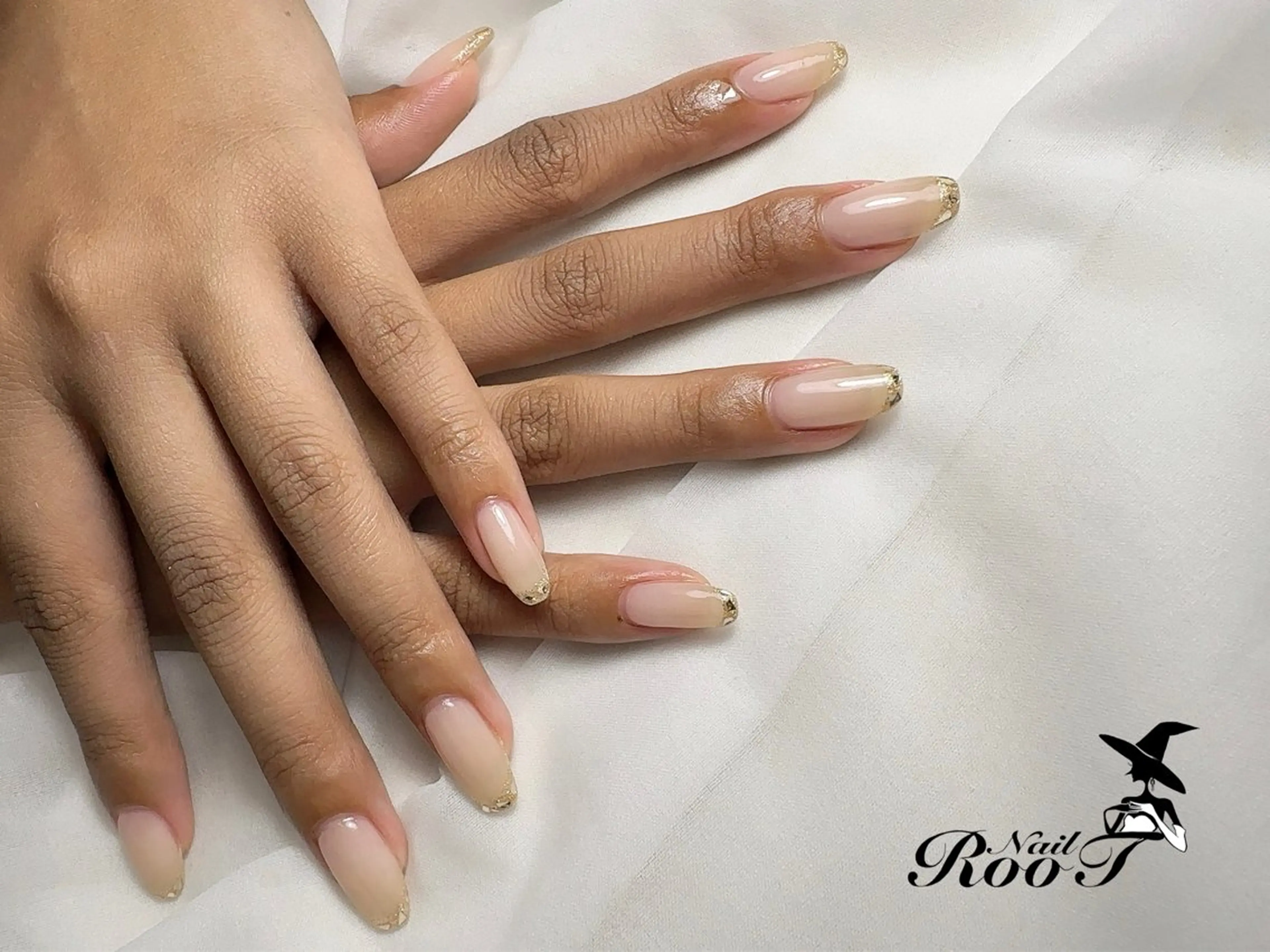 ネイル フレンチネイル ガラスフレンチ ハンドネイル RooT Nailのネイルデザイン