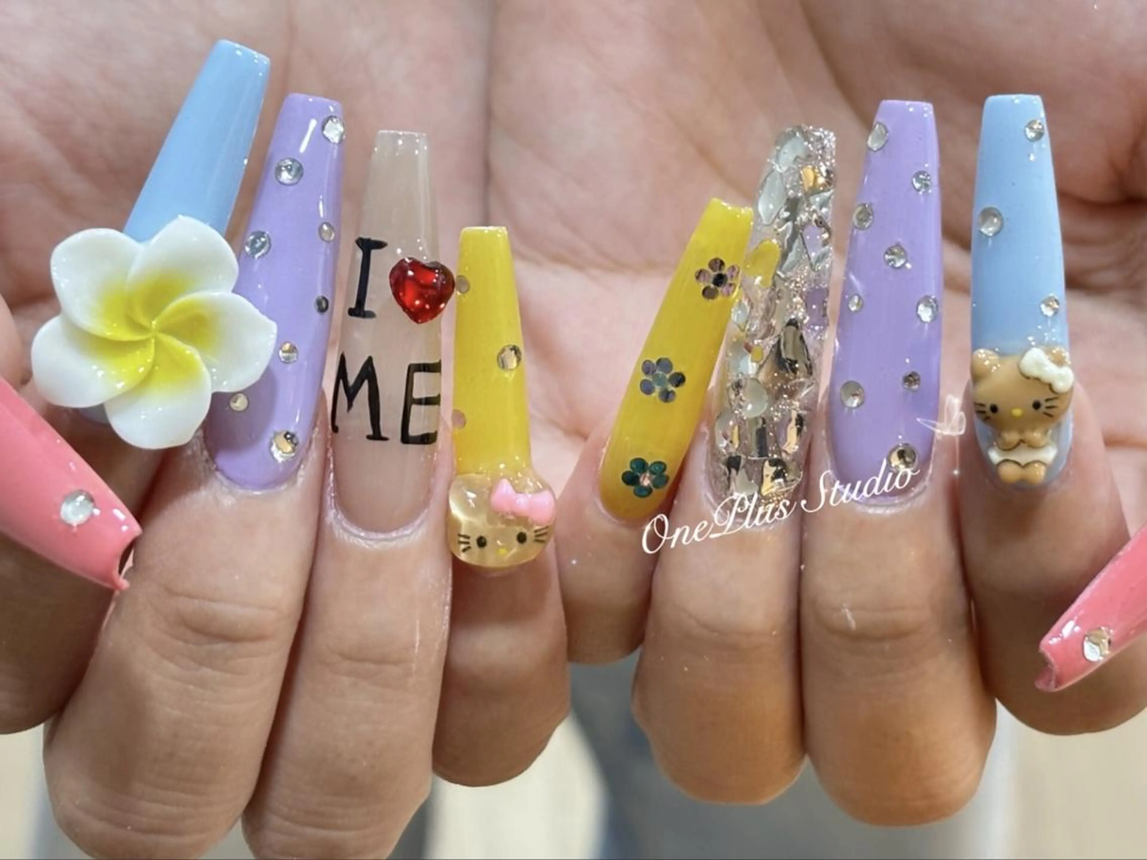 ネイル オーロラネイル キラキラネイル 韓国ネイル マグネットネイル ミラーネイル One Plus Nail Salonのネイルデザイン