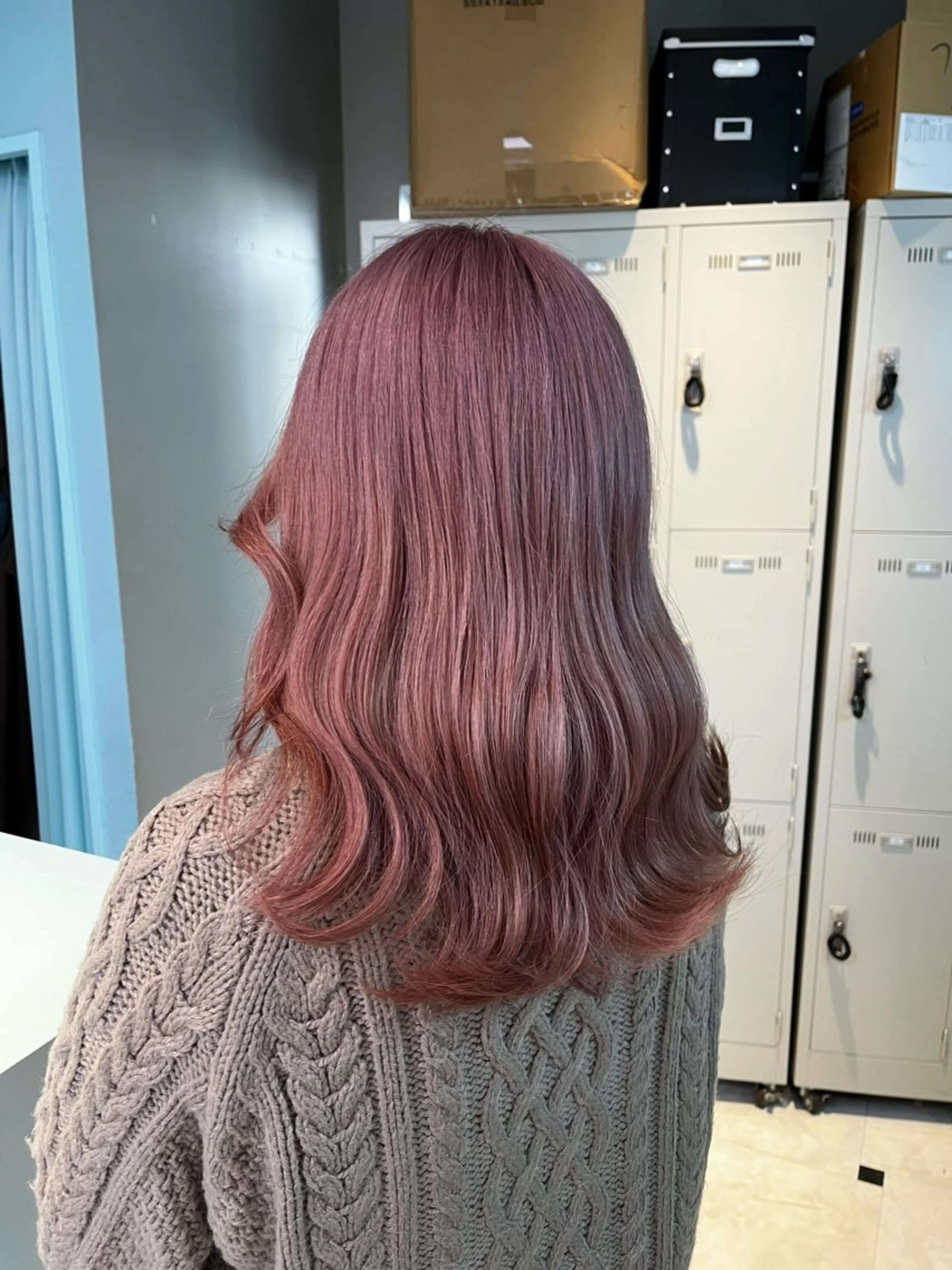 セミロング カラー ヘアカラー ブリーチカラー 🩵MIZUKIのヘアスタイル