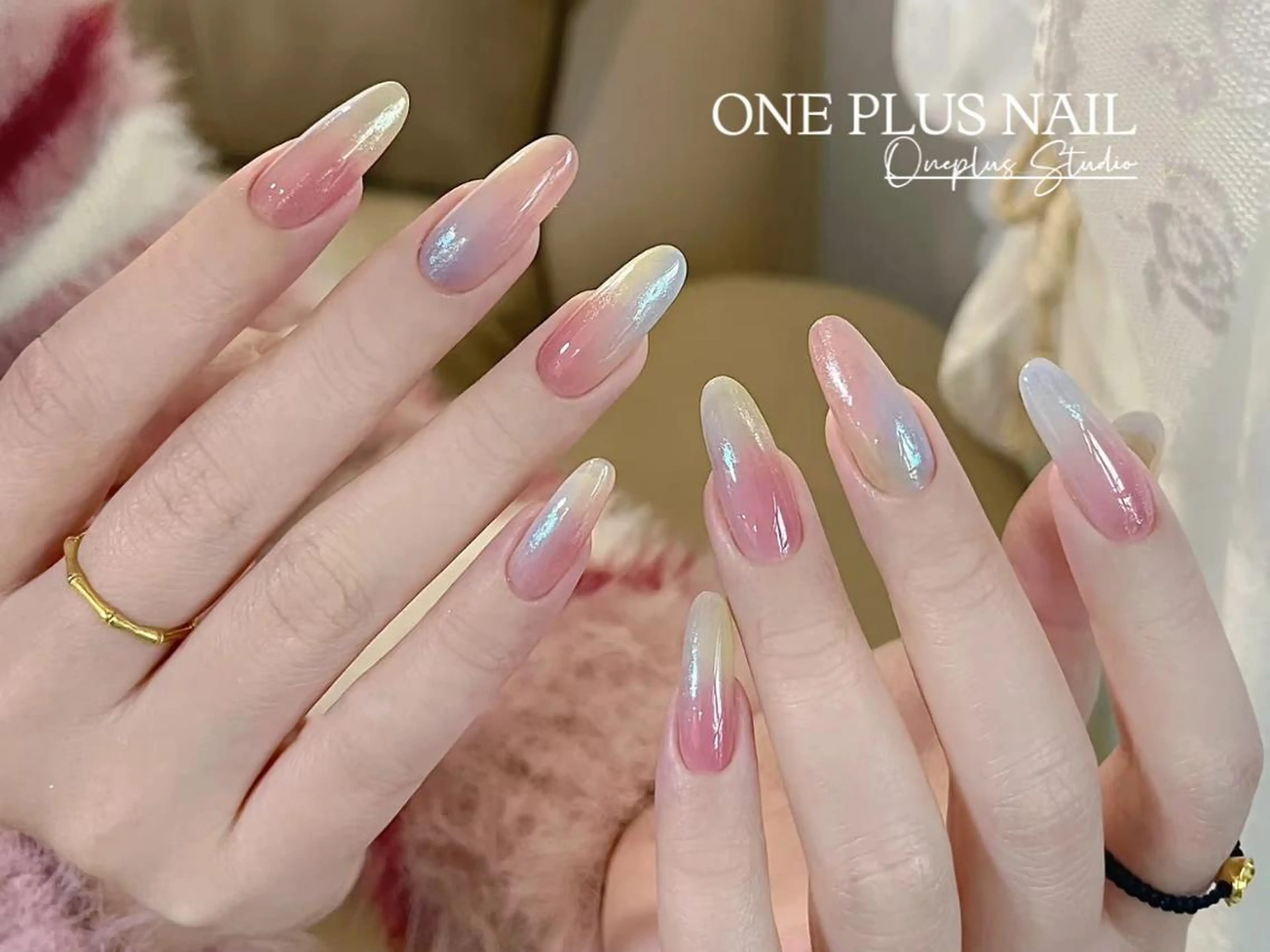 ネイル アートネイル オーロラネイル ガーリー キラキラネイル 韓国ネイル One plus StudioNailのネイルデザイン