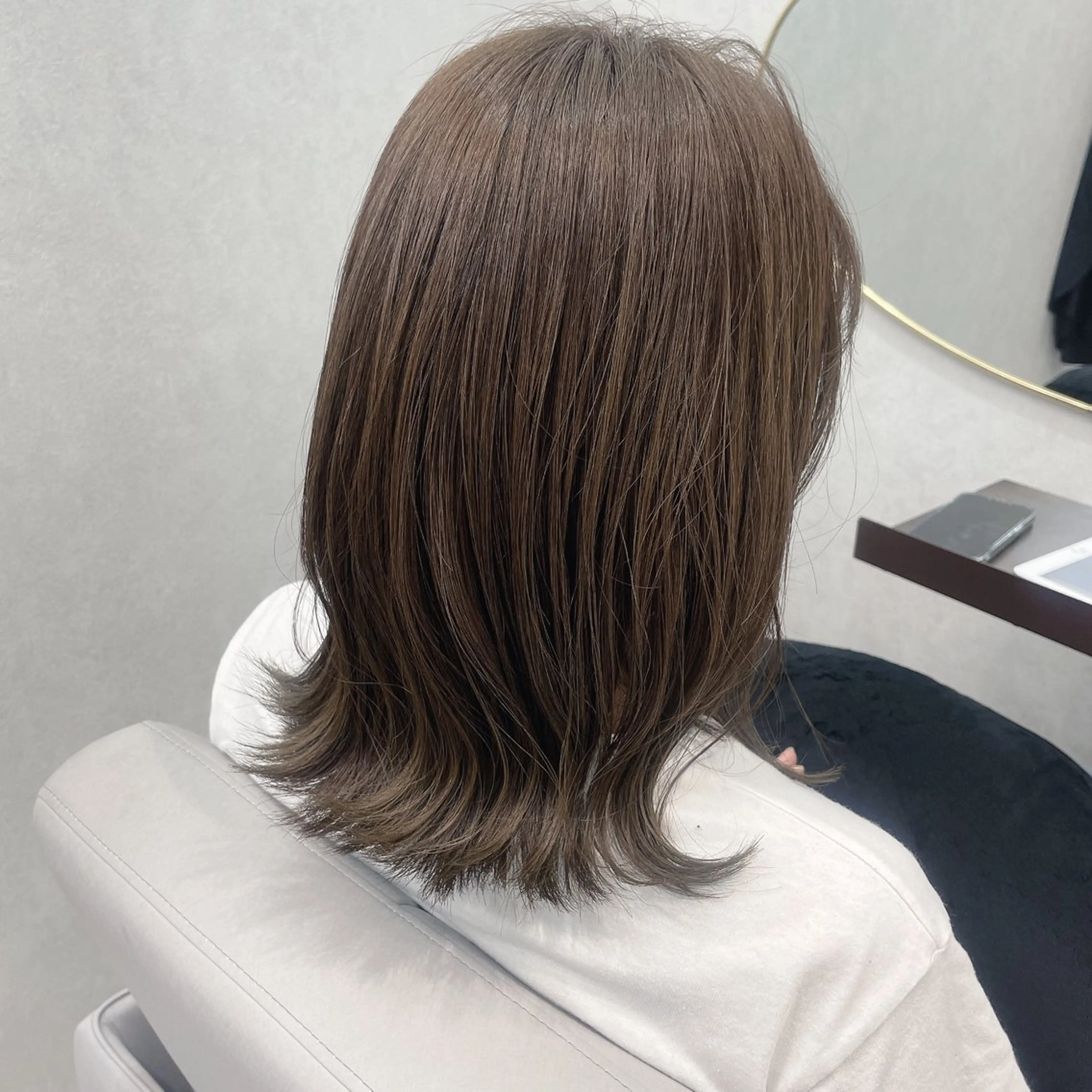 ミディアム カラー グレージュ オリーブグレージュ オリーブグレー 瀬野 まみのヘアスタイル