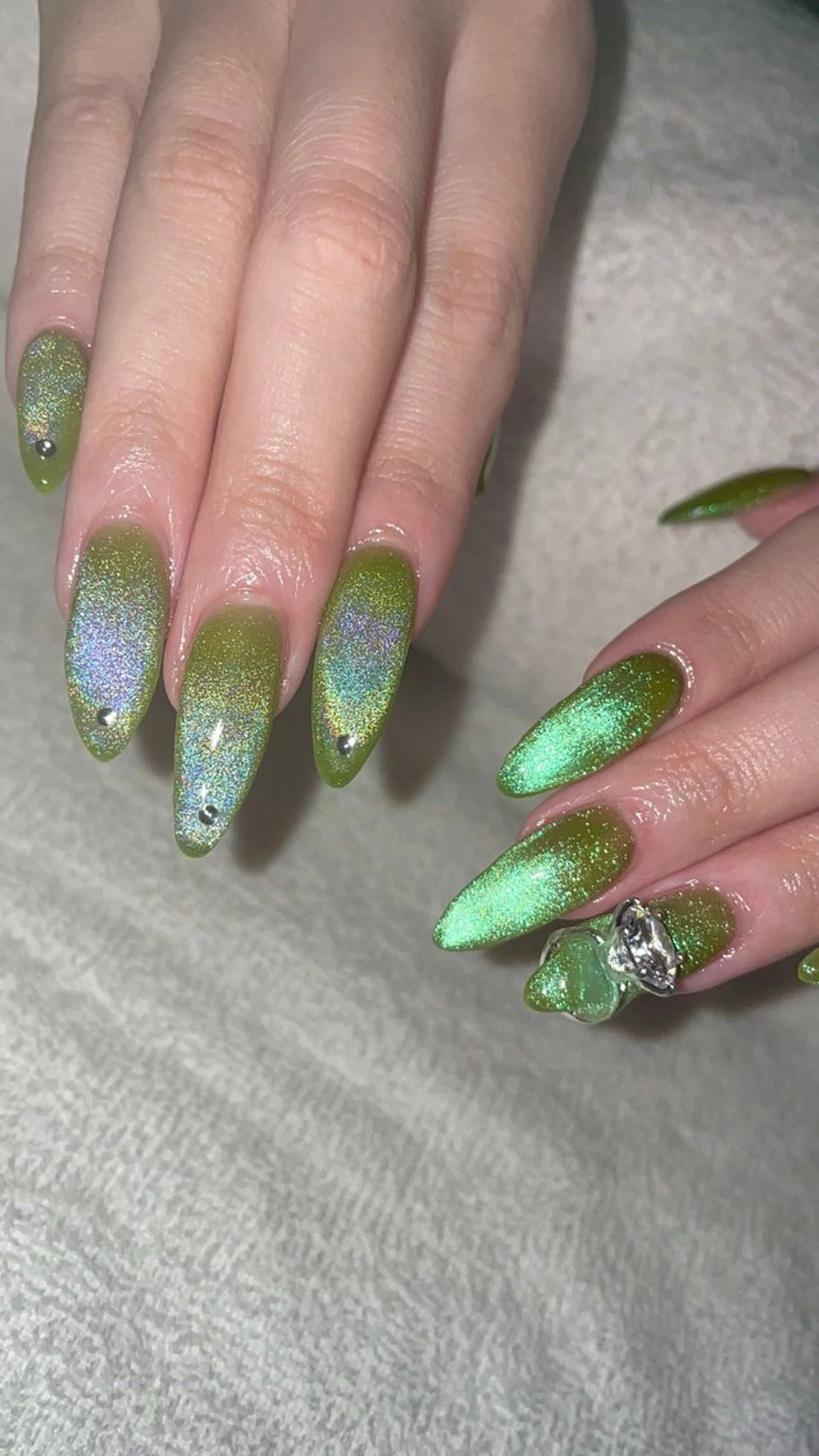 ネイル キラキラネイル マグネットネイル ニュアンスネイル Ri-e's nailのネイルデザイン
