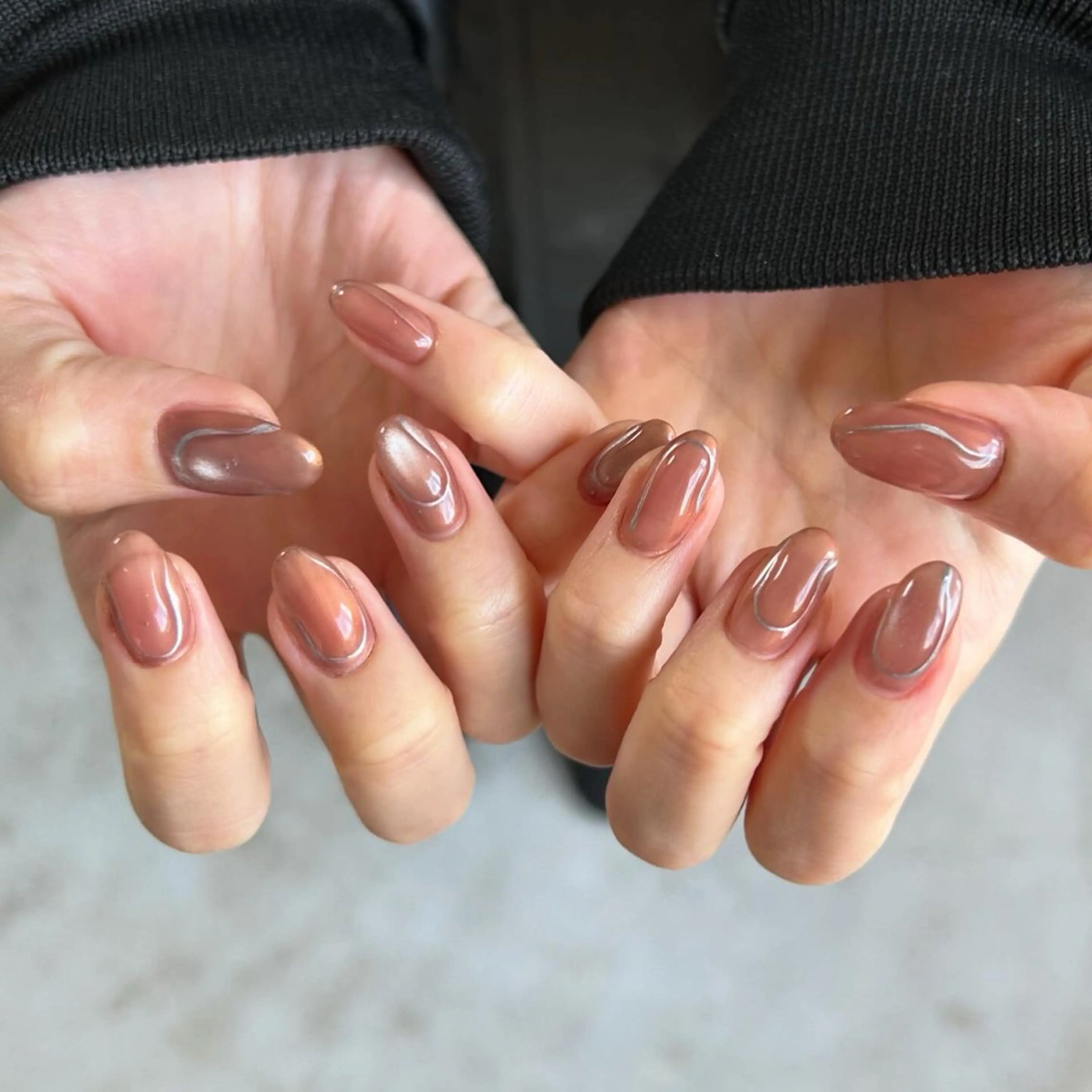 ネイル カジュアル 成人式 キラキラネイル マグネットネイル ニュアンスネイル ハンドネイル ハンドケア lyly.nail所属・lylynail YUUKAのネイルデザイン