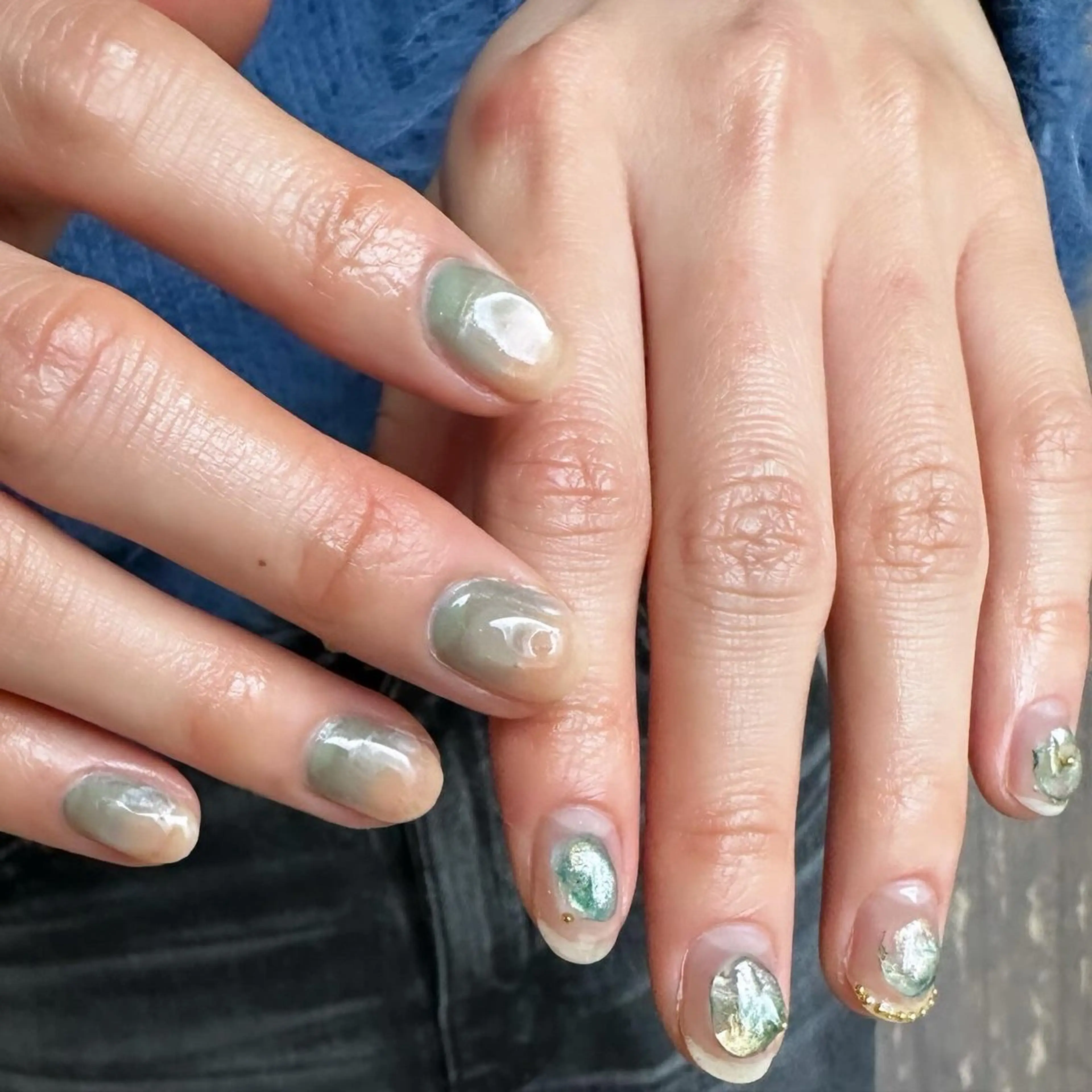 ネイル ブルー フットネイル マグネットネイル ミラーネイル ニュアンスネイル ハンドネイル nailsalon Daphneのネイルデザイン