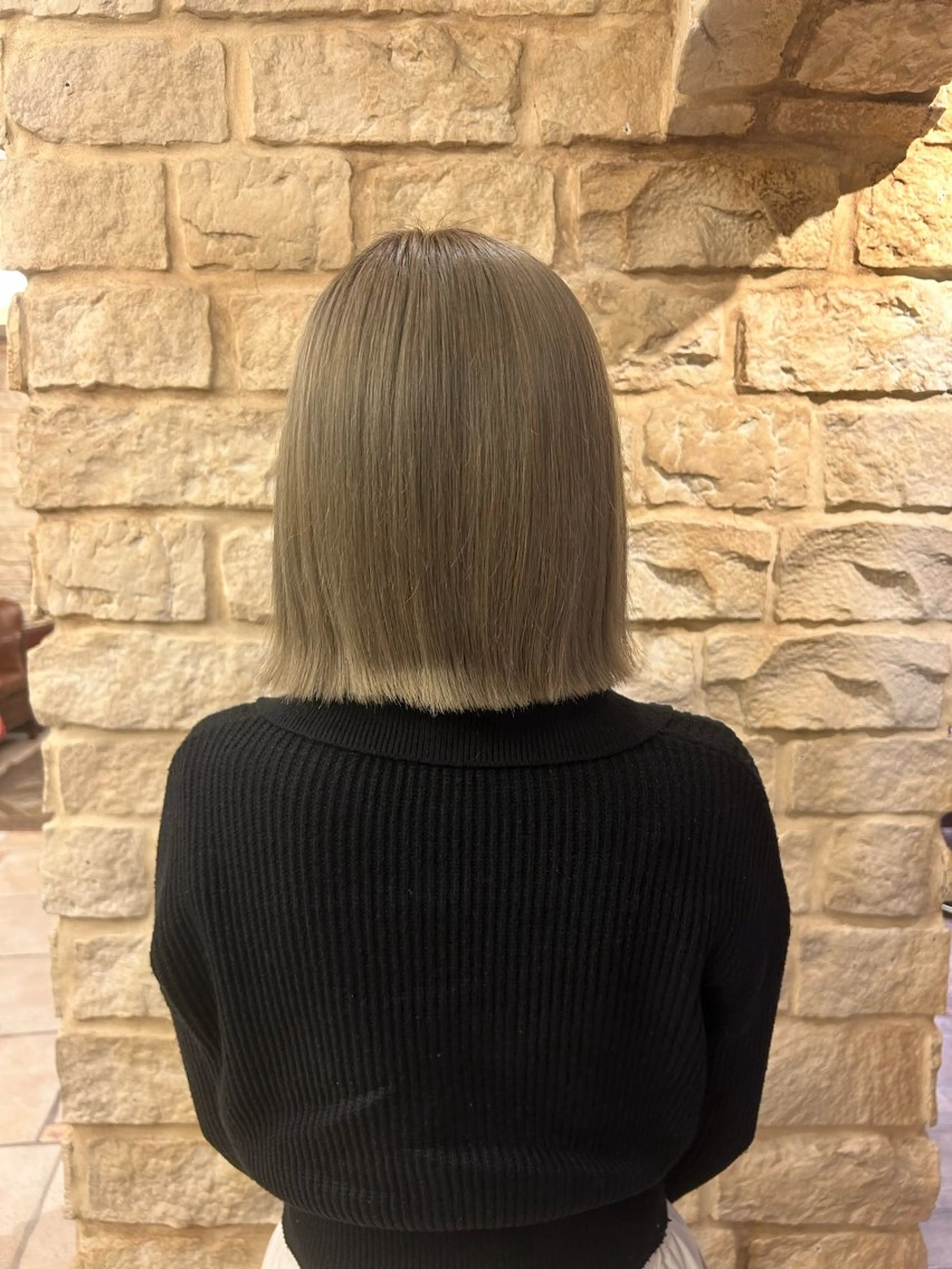 カラー ベージュカラー ブリーチ オリーブベージュ 玉寄 きらのヘアスタイル