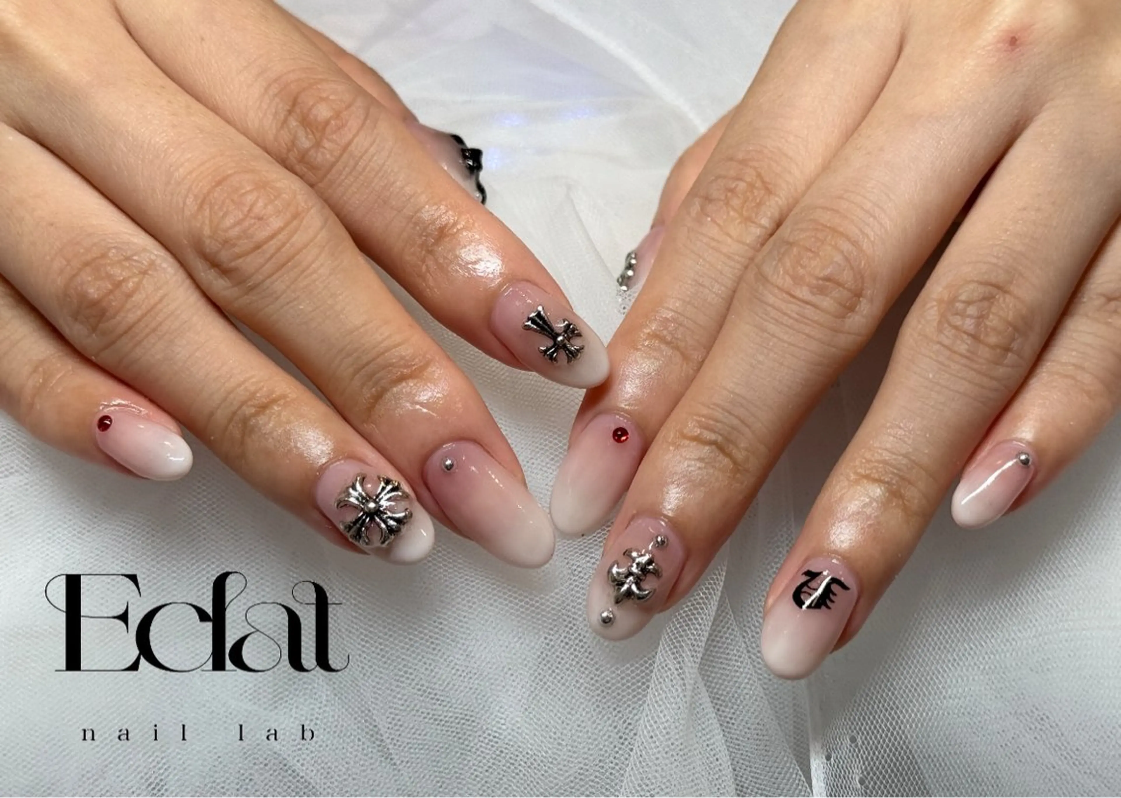 ネイル ストーンネイル ハンドネイル ネイルラボ Eclat所属・ネイルラボEclat RINAのネイルデザイン