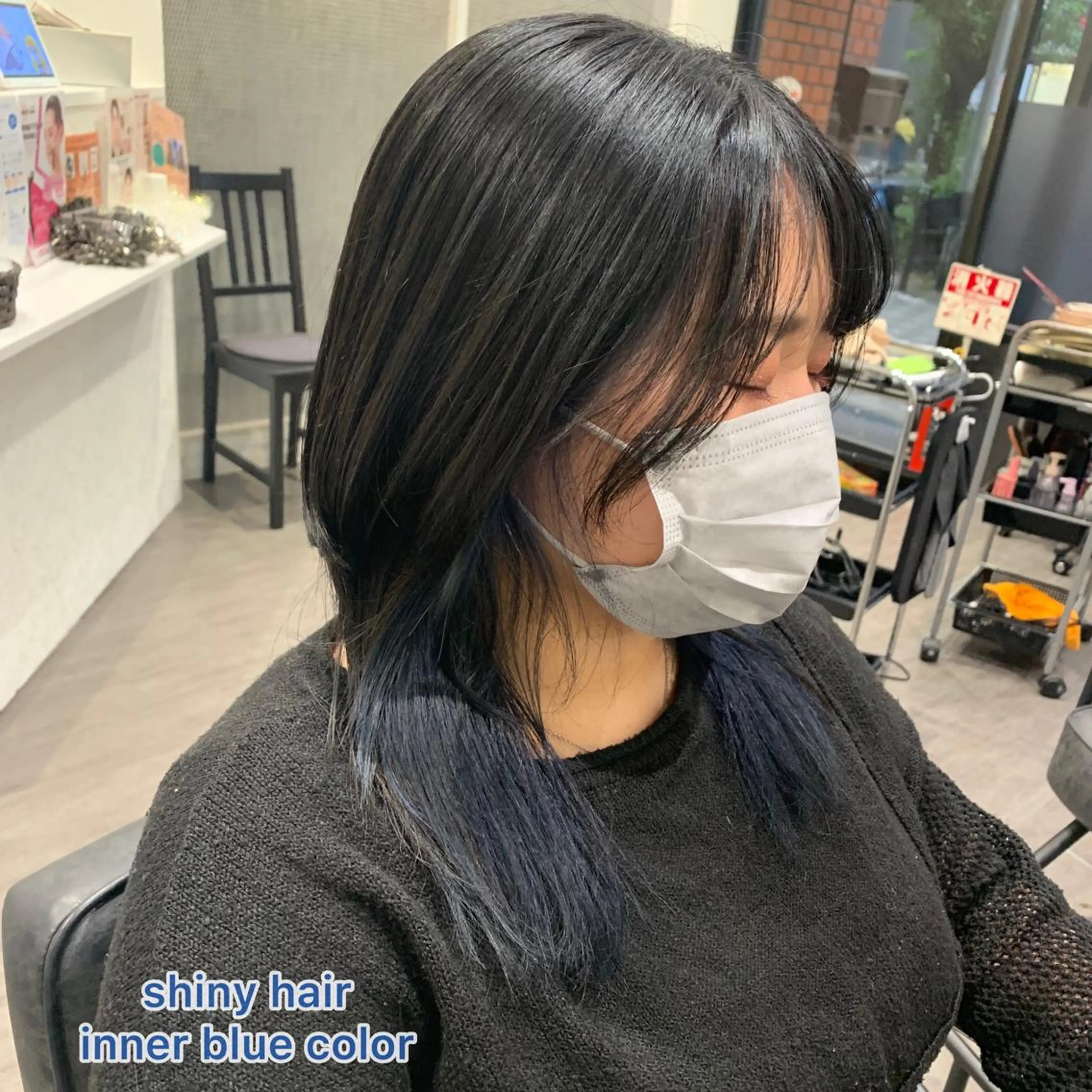 セミロング カラー カット ヘアカラー トリートメント 上田 紗也のヘアスタイル