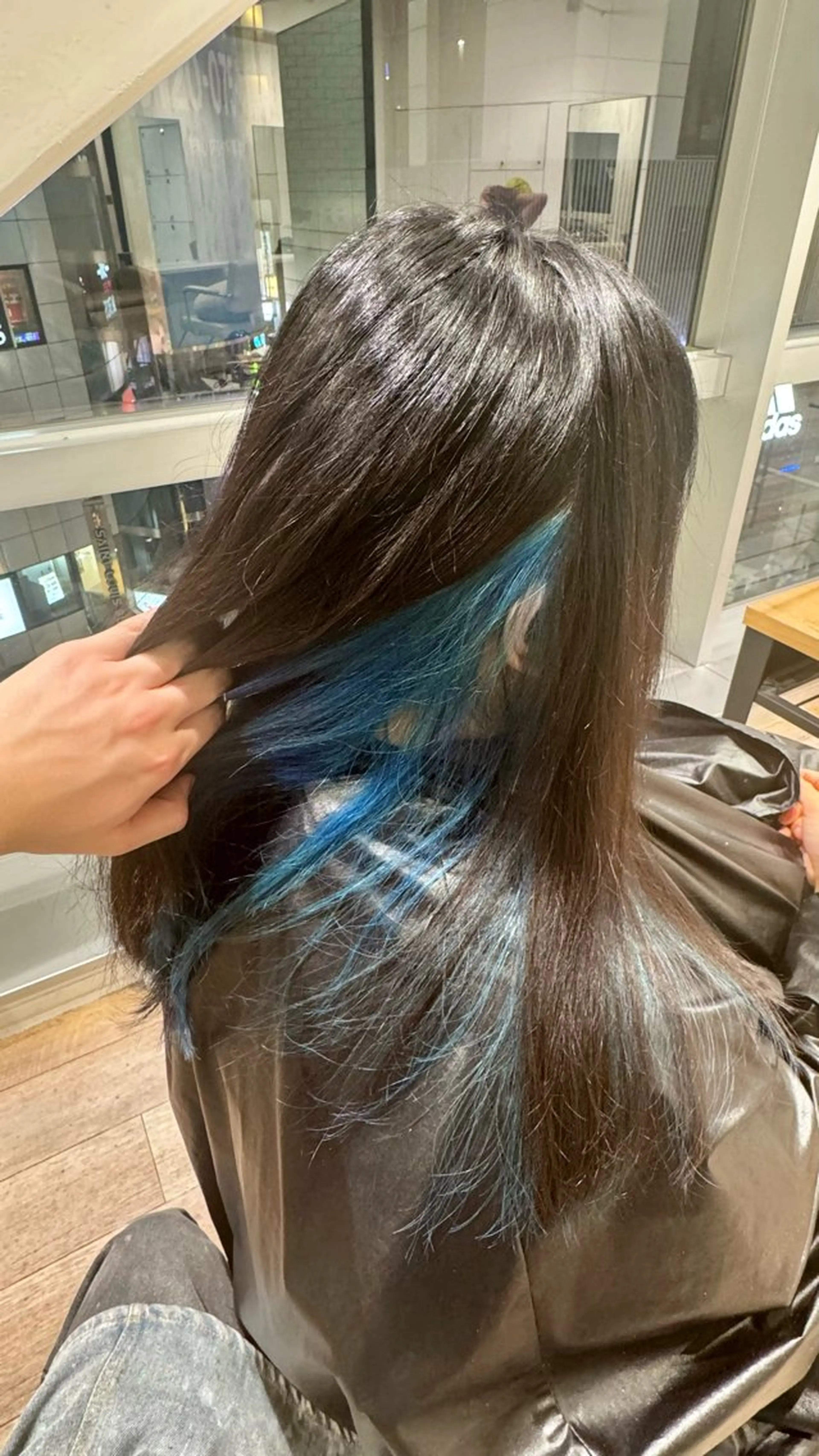 ロング カラー アディクシーカラー ブルーカラー ネイビーカラー 新宿/レイヤー/ ブリーチ/西川翔真のヘアスタイル