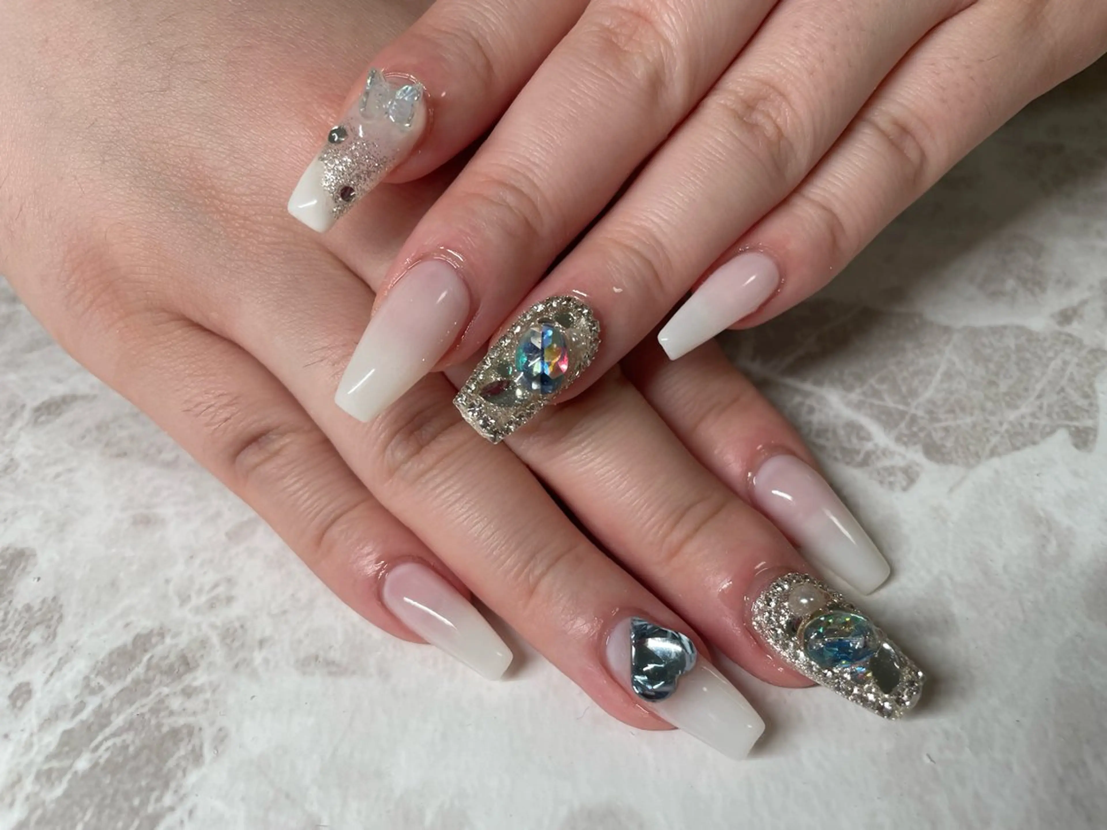 ネイル ハンドネイル Roi〈ロワ〉 Minakoのネイルデザイン