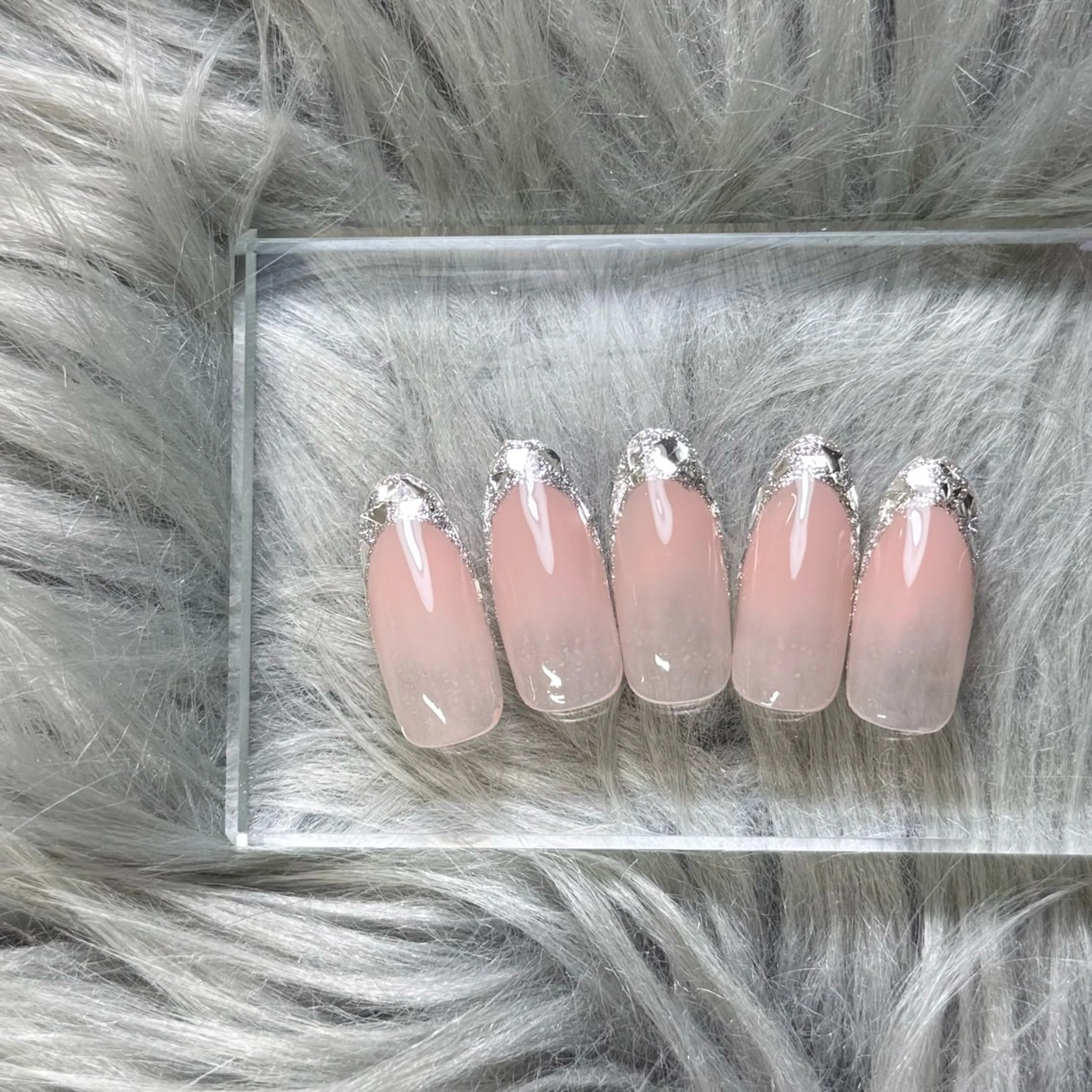 ネイル フレンチネイル ガラスフレンチ シンプルネイル Nail salon h所属・nail salon h🎀小夏のネイルデザイン