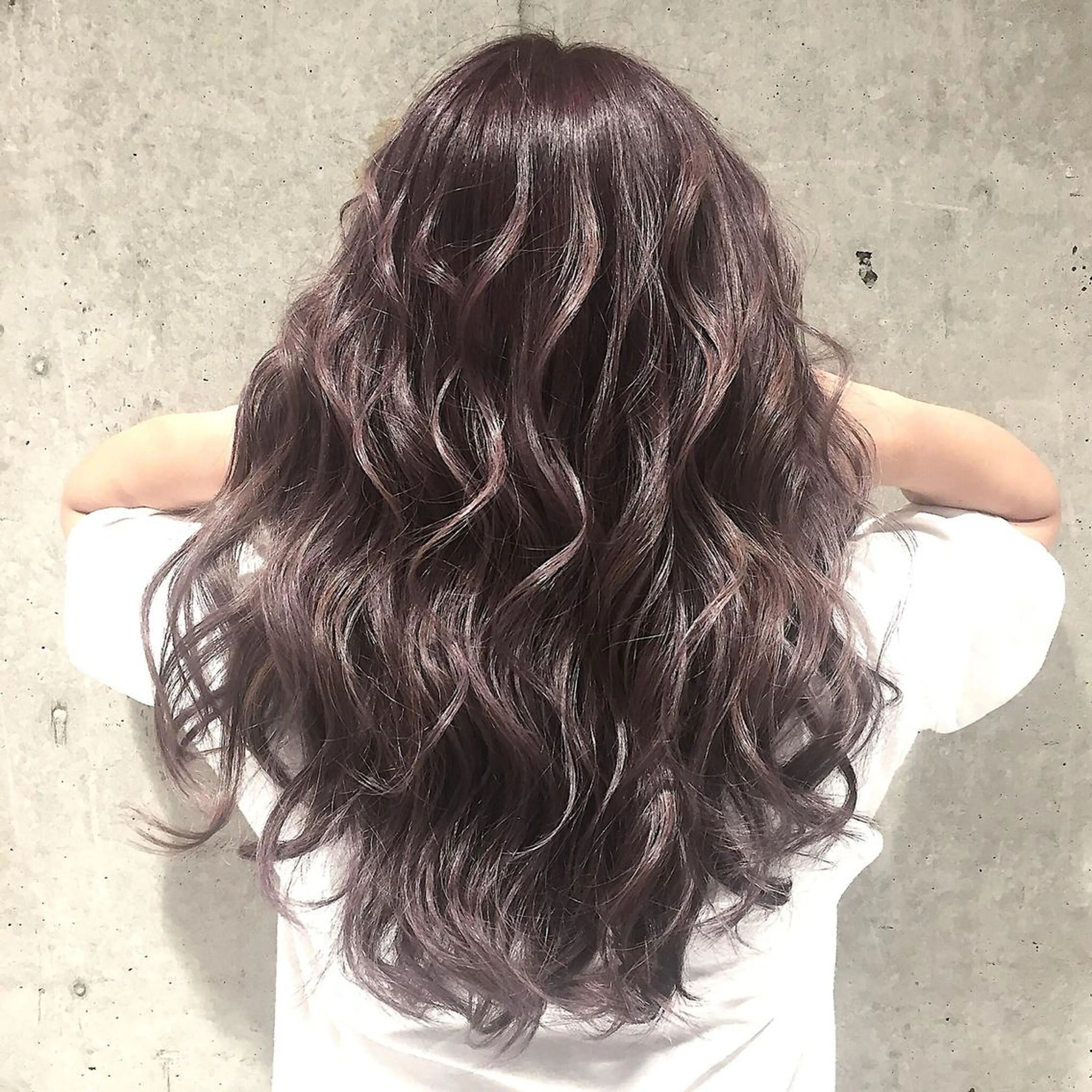 ロング カラー アッシュ ラベンダーカラー ラベンダーアッシュ AVANCE emiのヘアスタイル