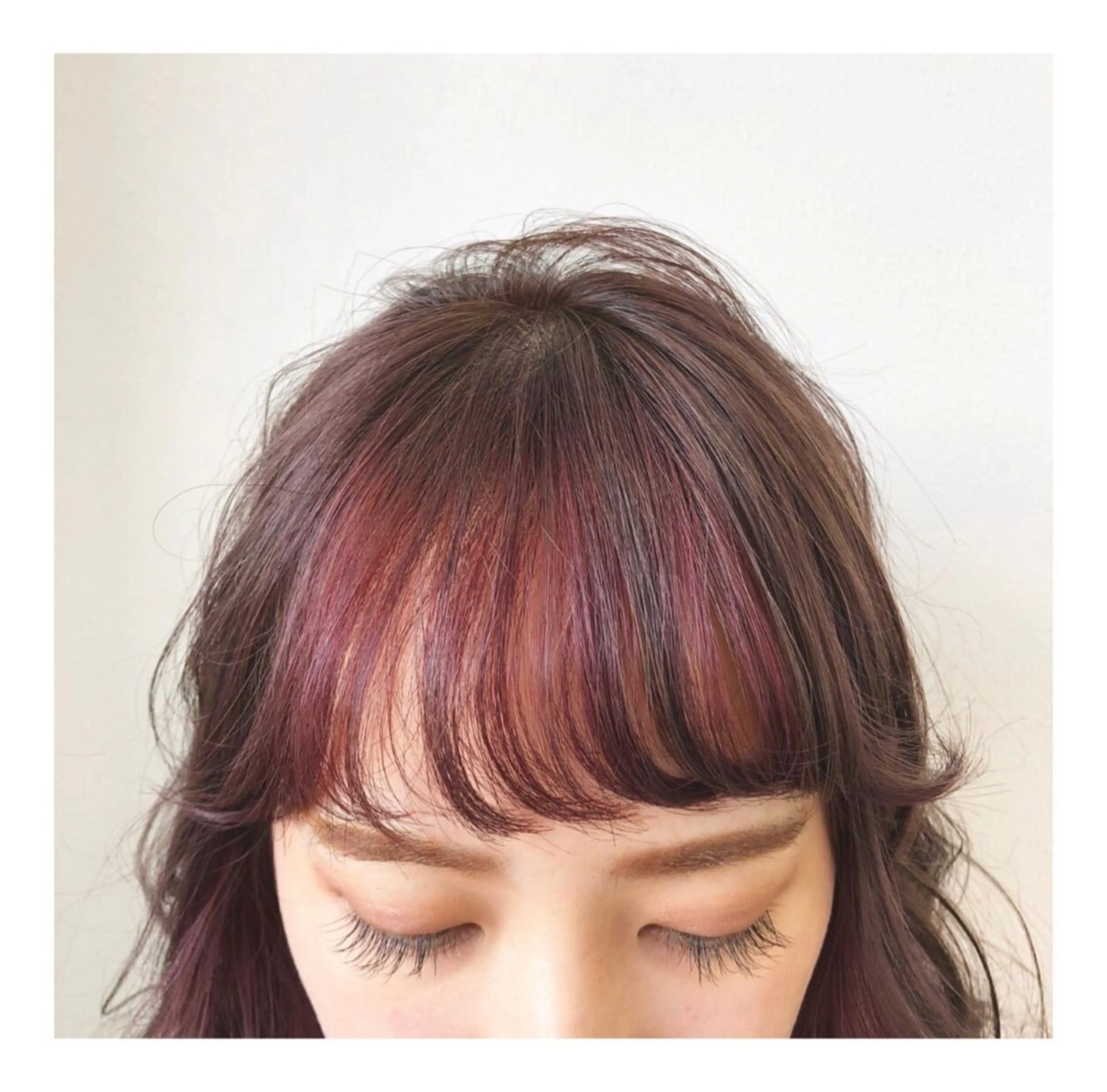 セミロング カラー インナーカラー 岩田 萌那のヘアスタイル