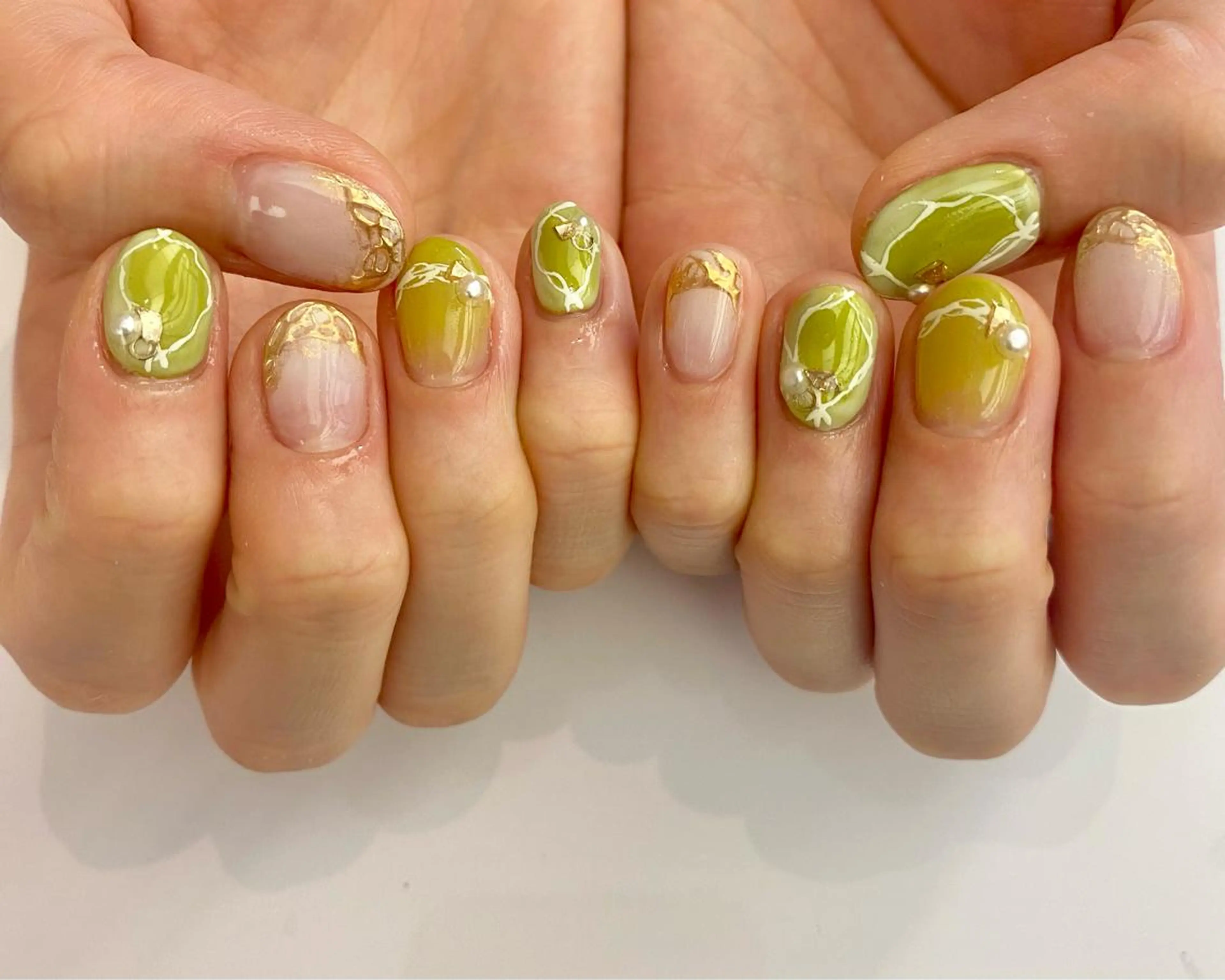 ネイル ハンドネイル 安藤 彩乃のネイルデザイン