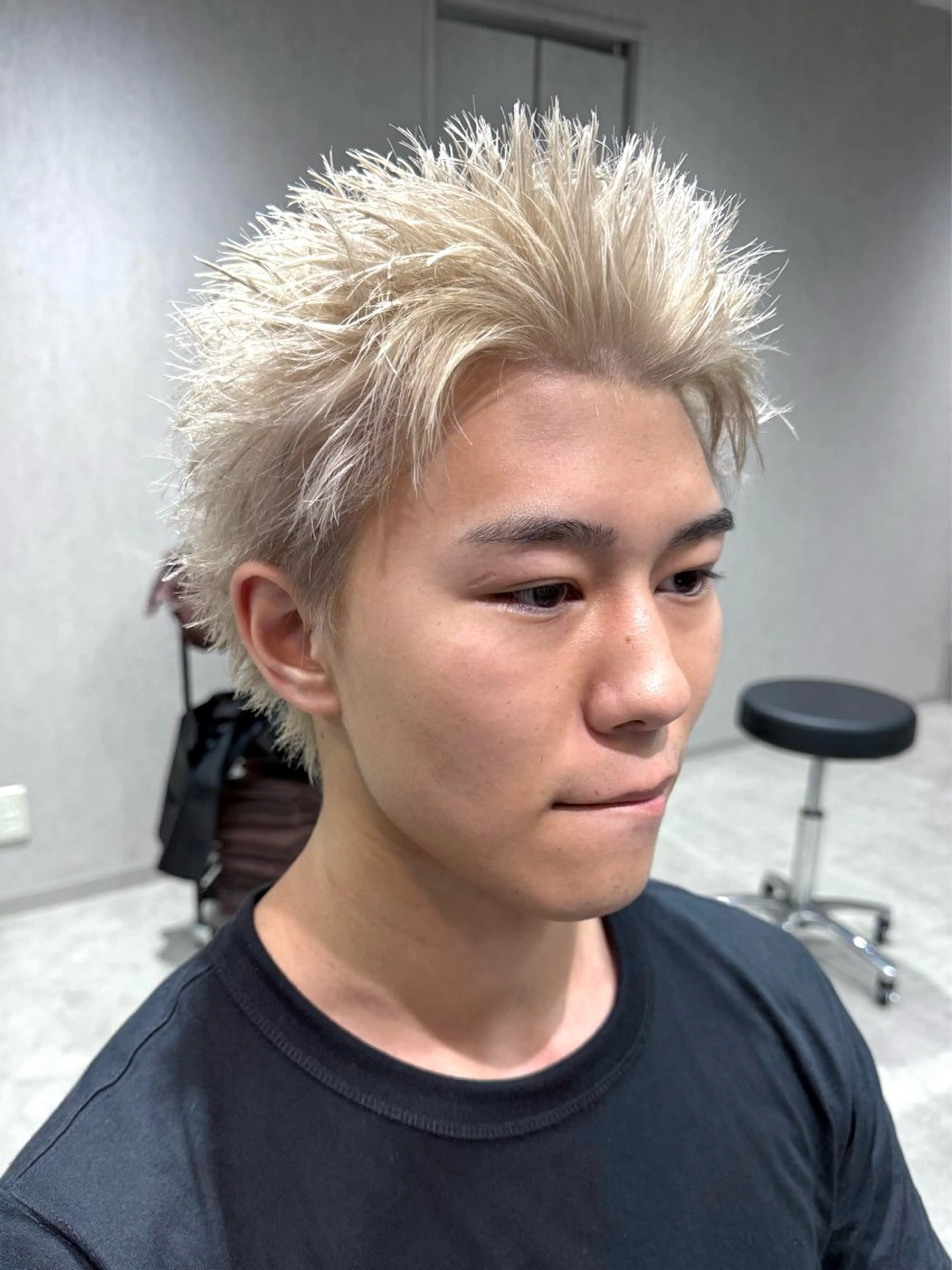 ショート カラー ベージュカラー ミルクティーベージュ ショートヘア カット ヘアカラー スパイキーショート パーマ🔥ritaのヘアスタイル