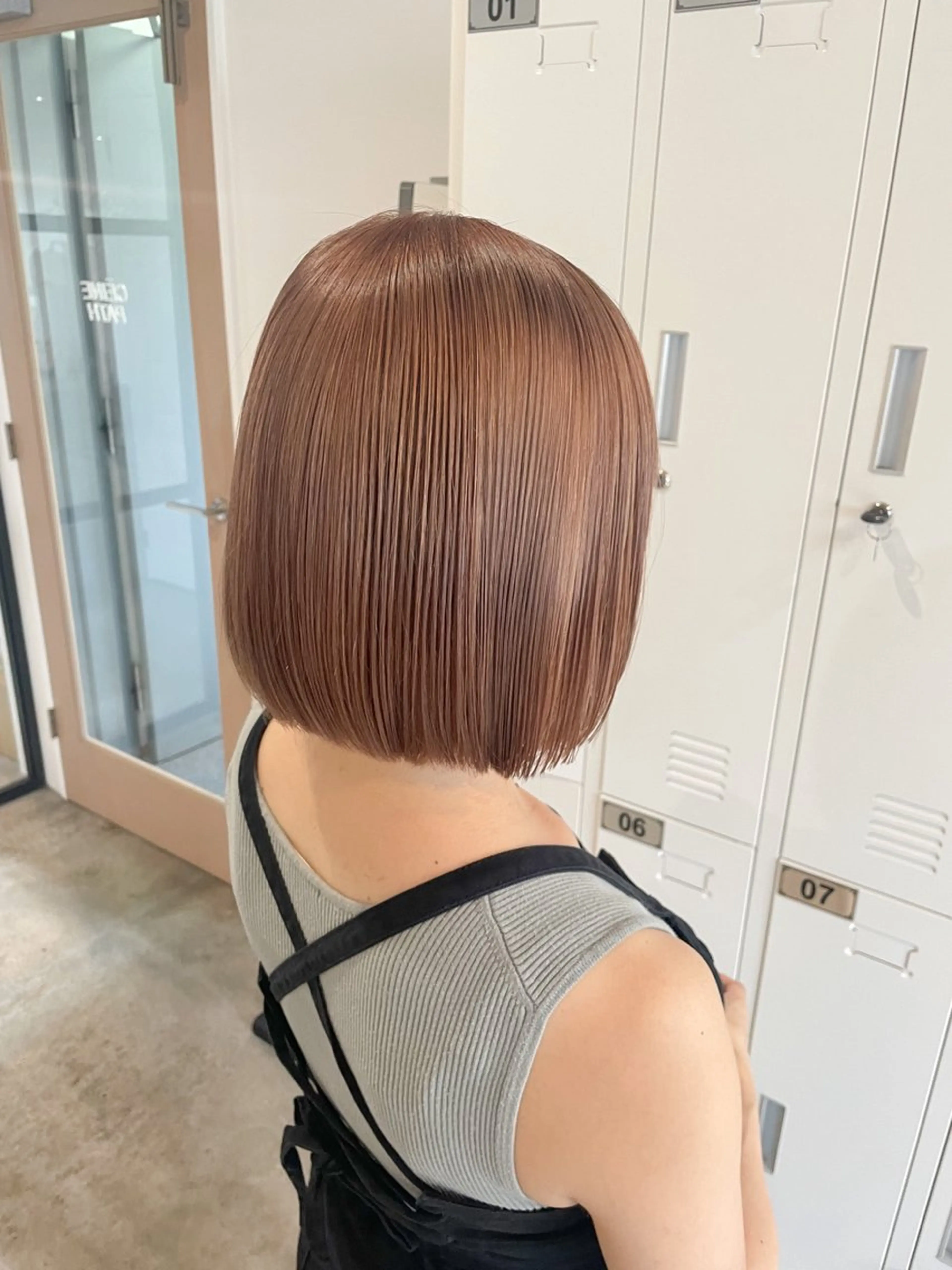 ショート カラー ベージュカラー ブリーチ ボブ カット ヘアカラー Takuma Suzuki中目黒のヘアスタイル