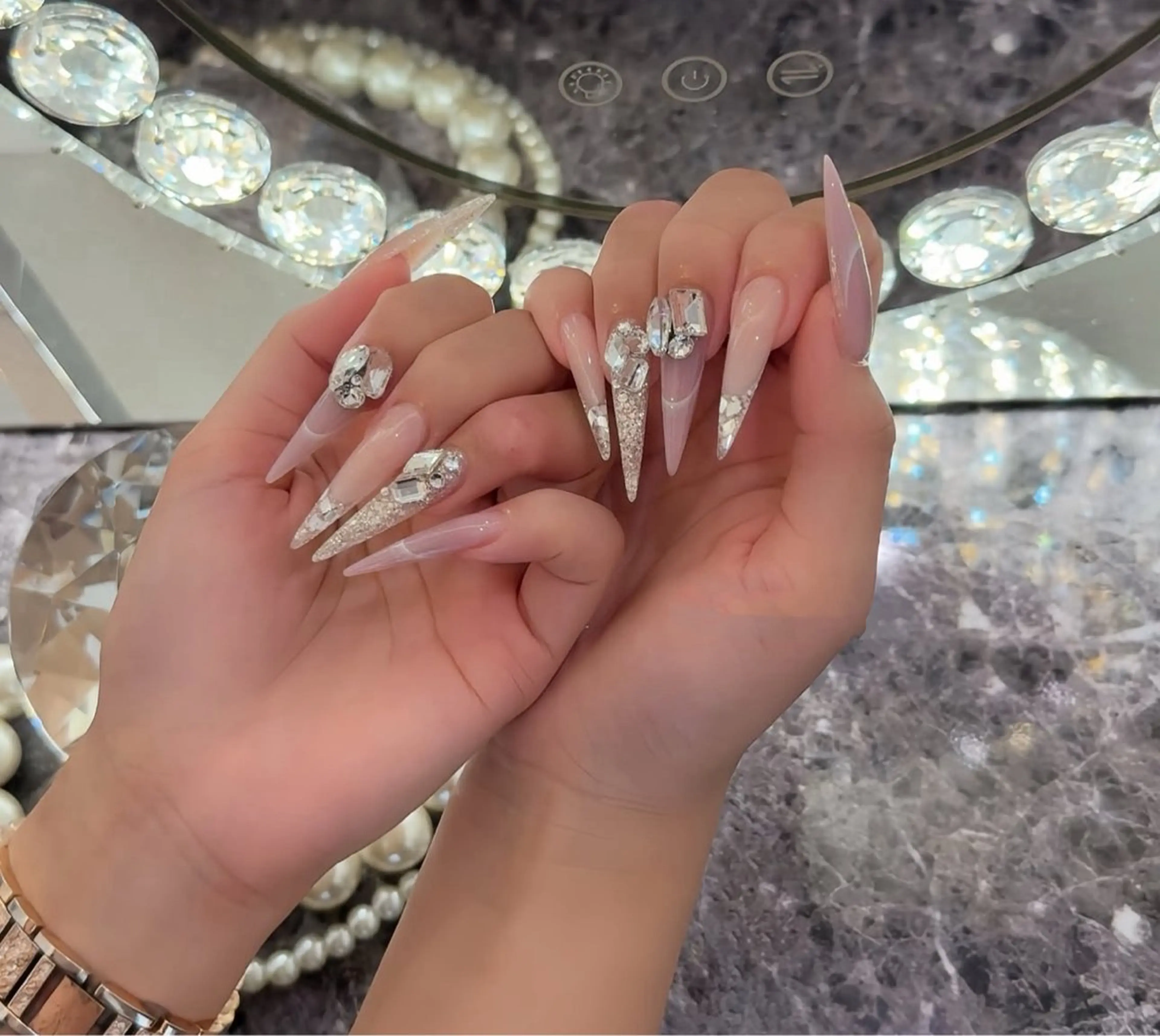 ネイル ハンドネイル ドリスネイルサロン所属・Doris Nail Salonのネイルデザイン