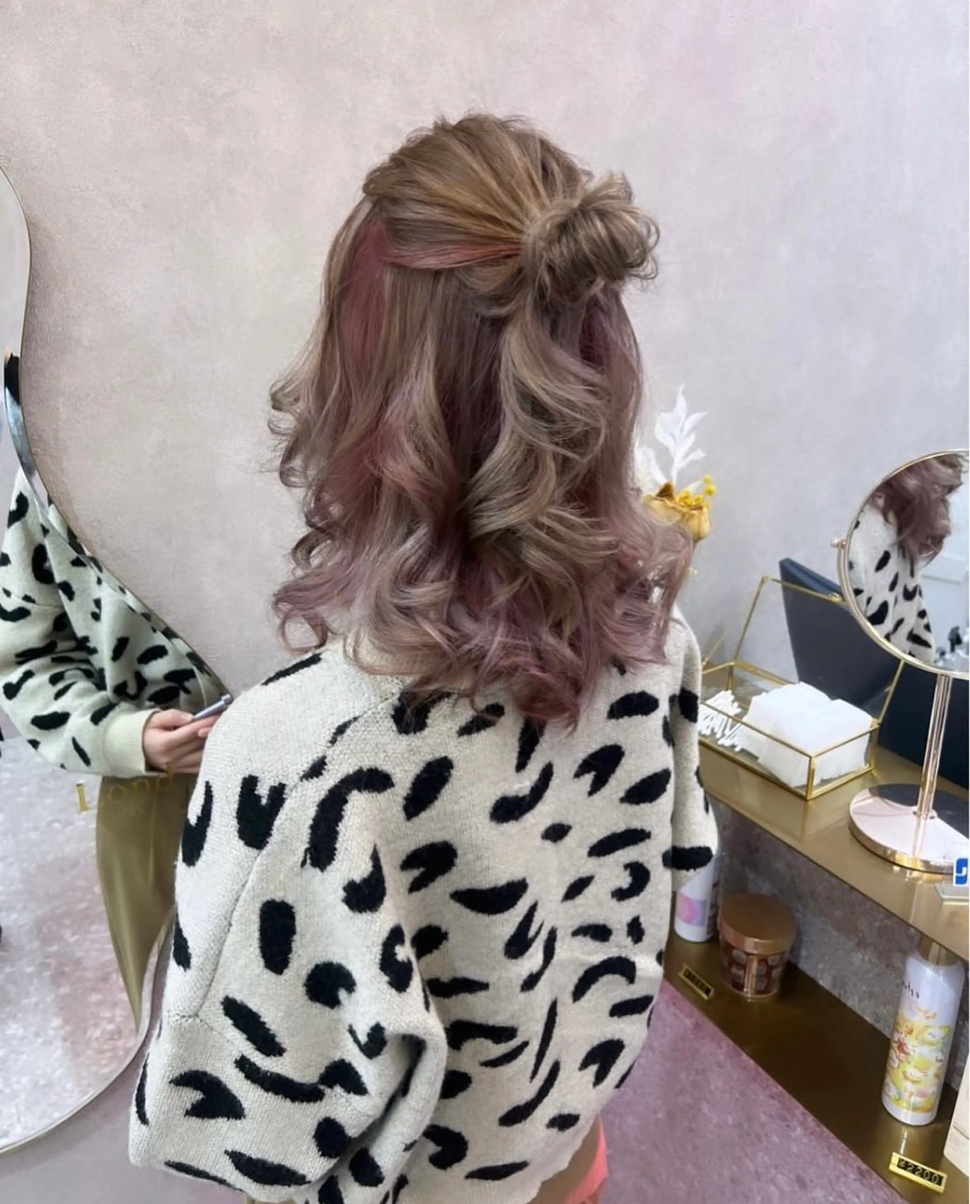 セミロング カラー ヘアアレンジ ヘアカラー トリートメント はるか🎀ヘアセット ブリーチなしWカラーのヘアスタイル