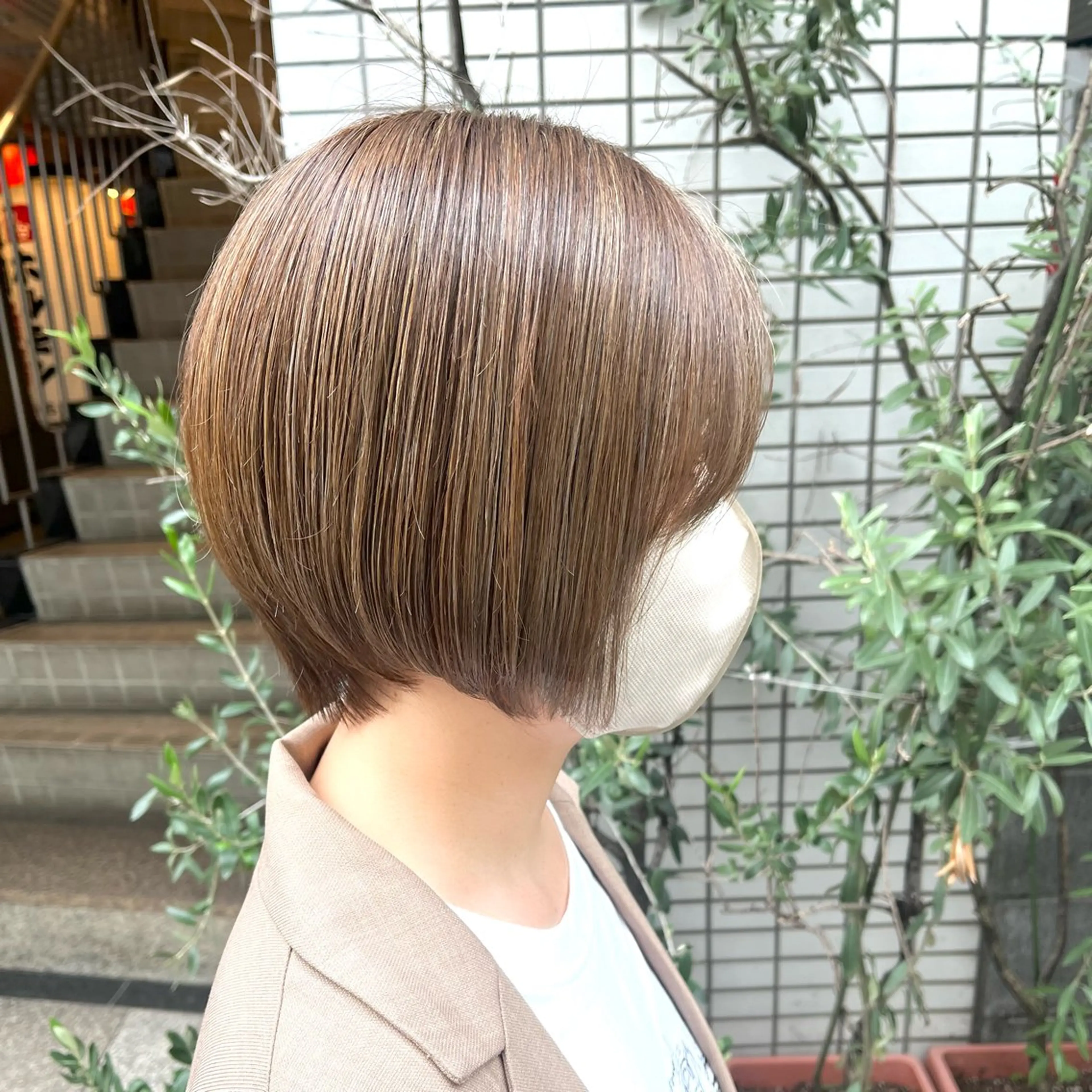 ショート カラー アッシュ ベージュカラー ハイライトカラー ハイライト ショートヘア カット ヘアカラー ショート・ボブ/ 髪質改善カラーのヘアスタイル
