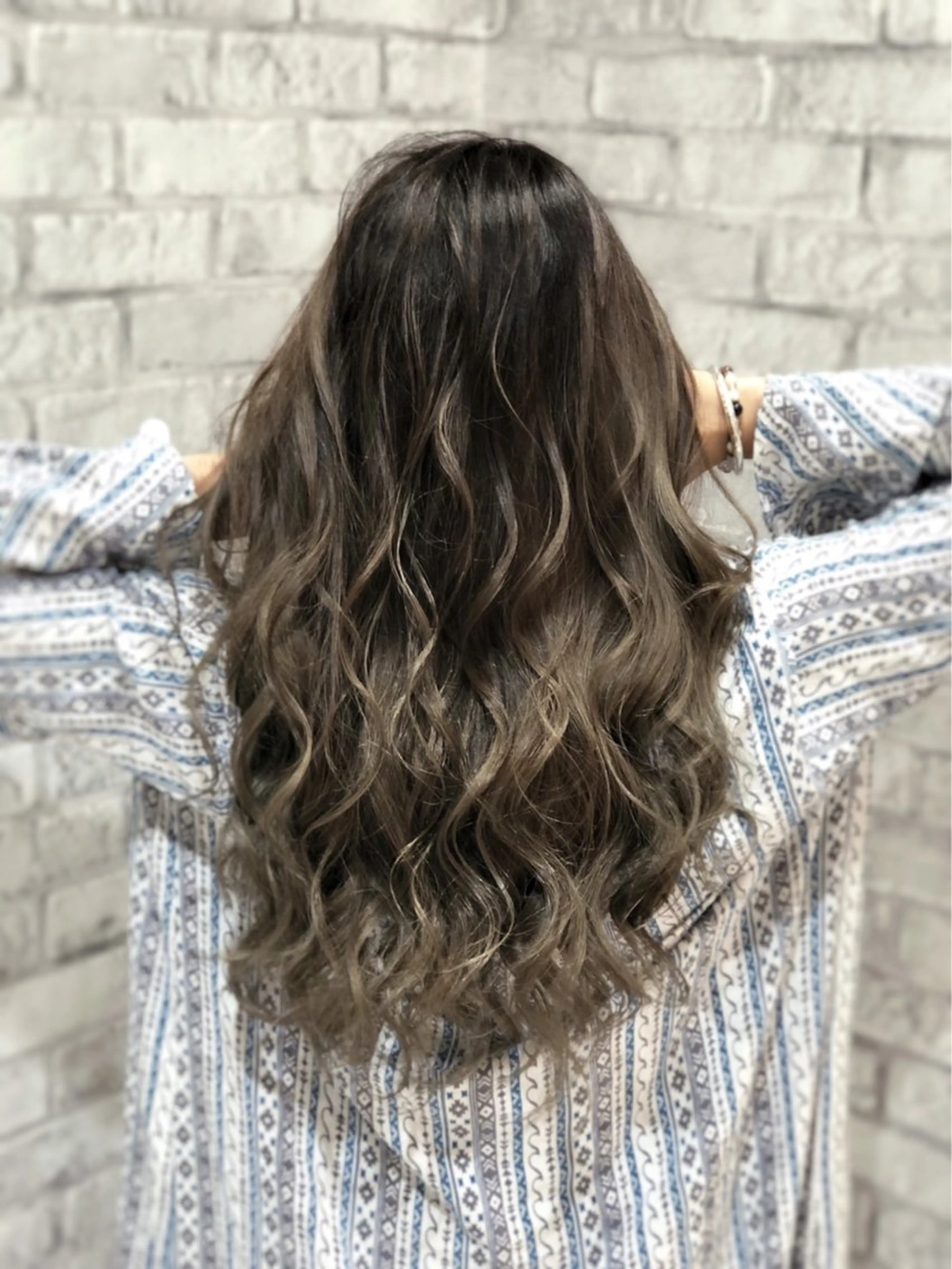 ロング ヘアアレンジ 小林 妃那のヘアスタイル