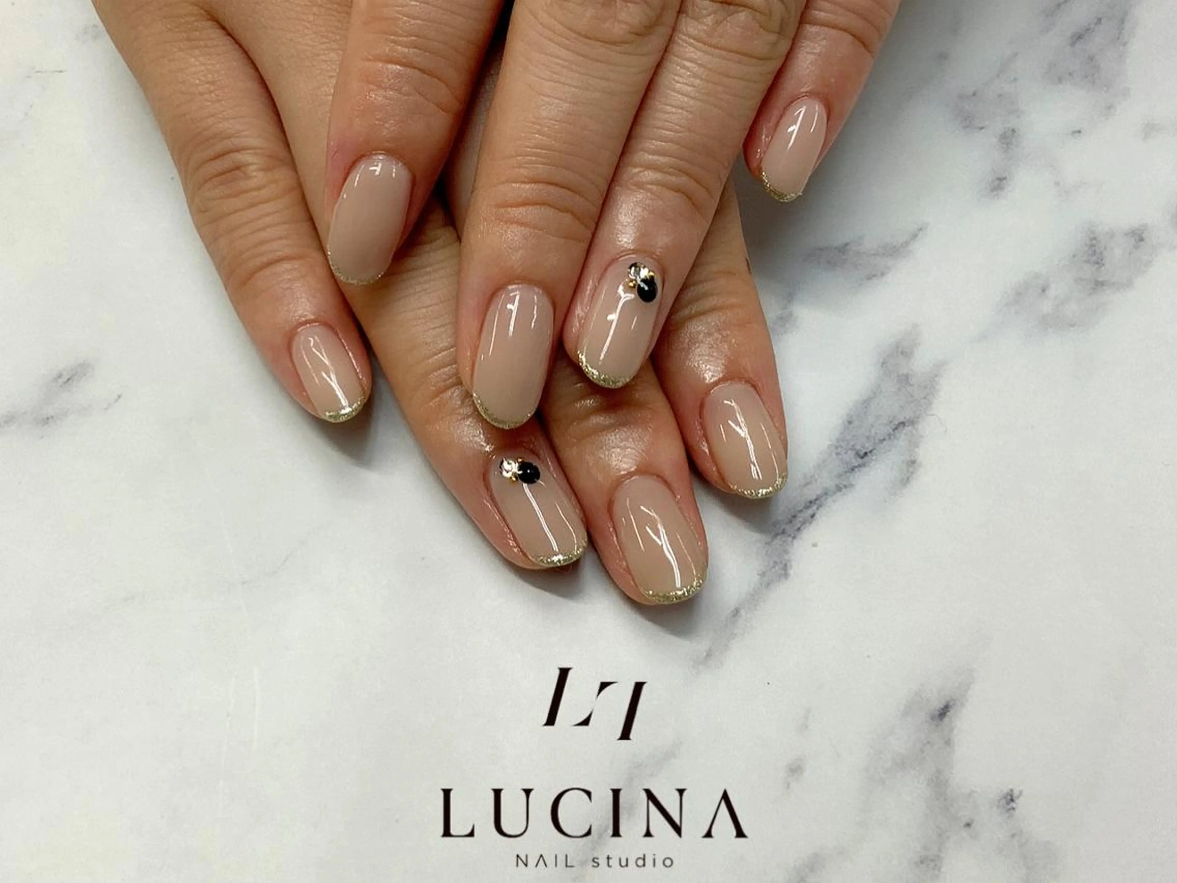 ネイル オフィスネイル シンプルネイル 新橋 ルキナ スタッフのネイルデザイン