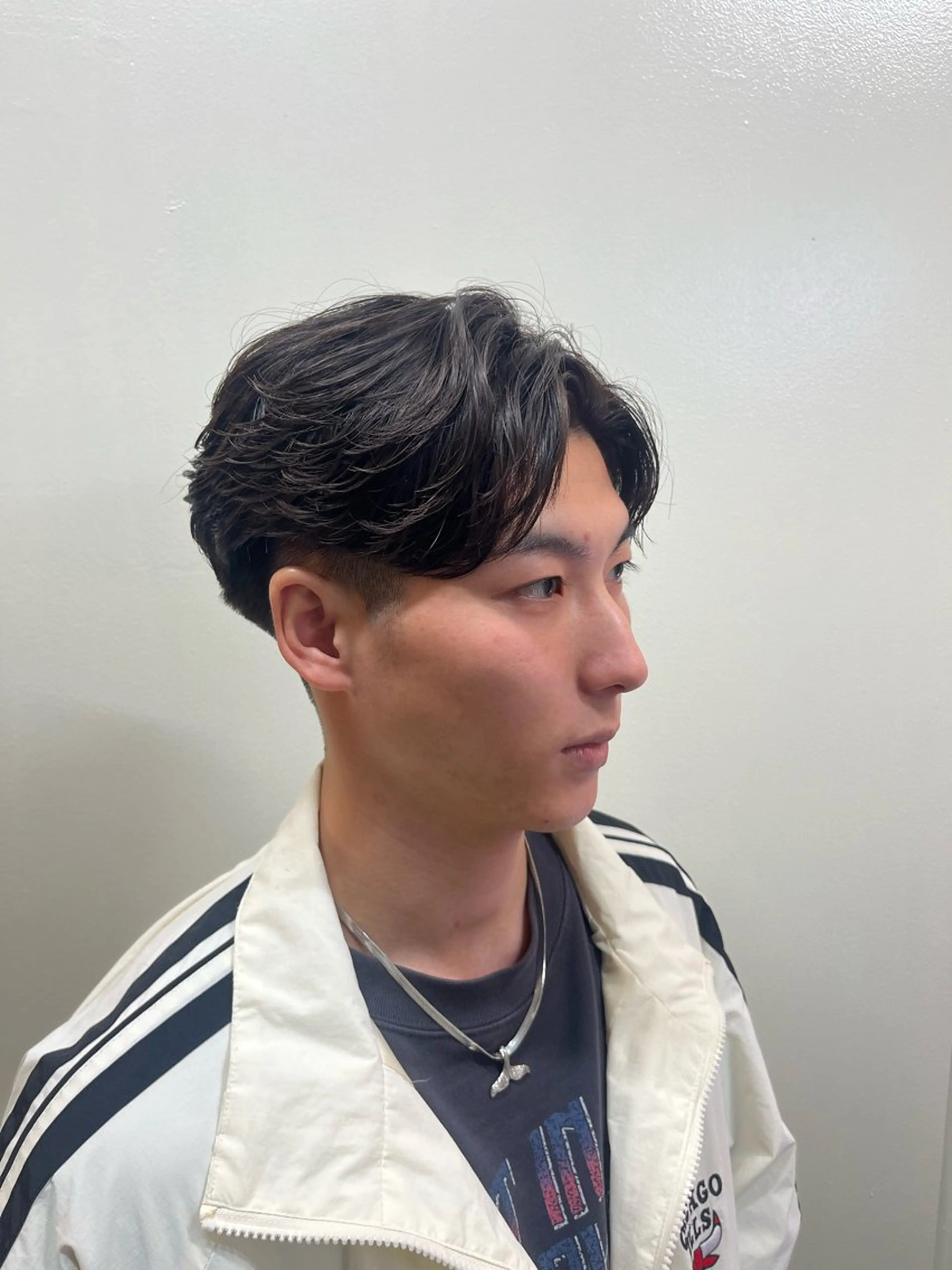 ショート パーマ メンズ ショートヘア カット パーマ カルマ・ニュアンス パーマ　須田龍世のヘアスタイル