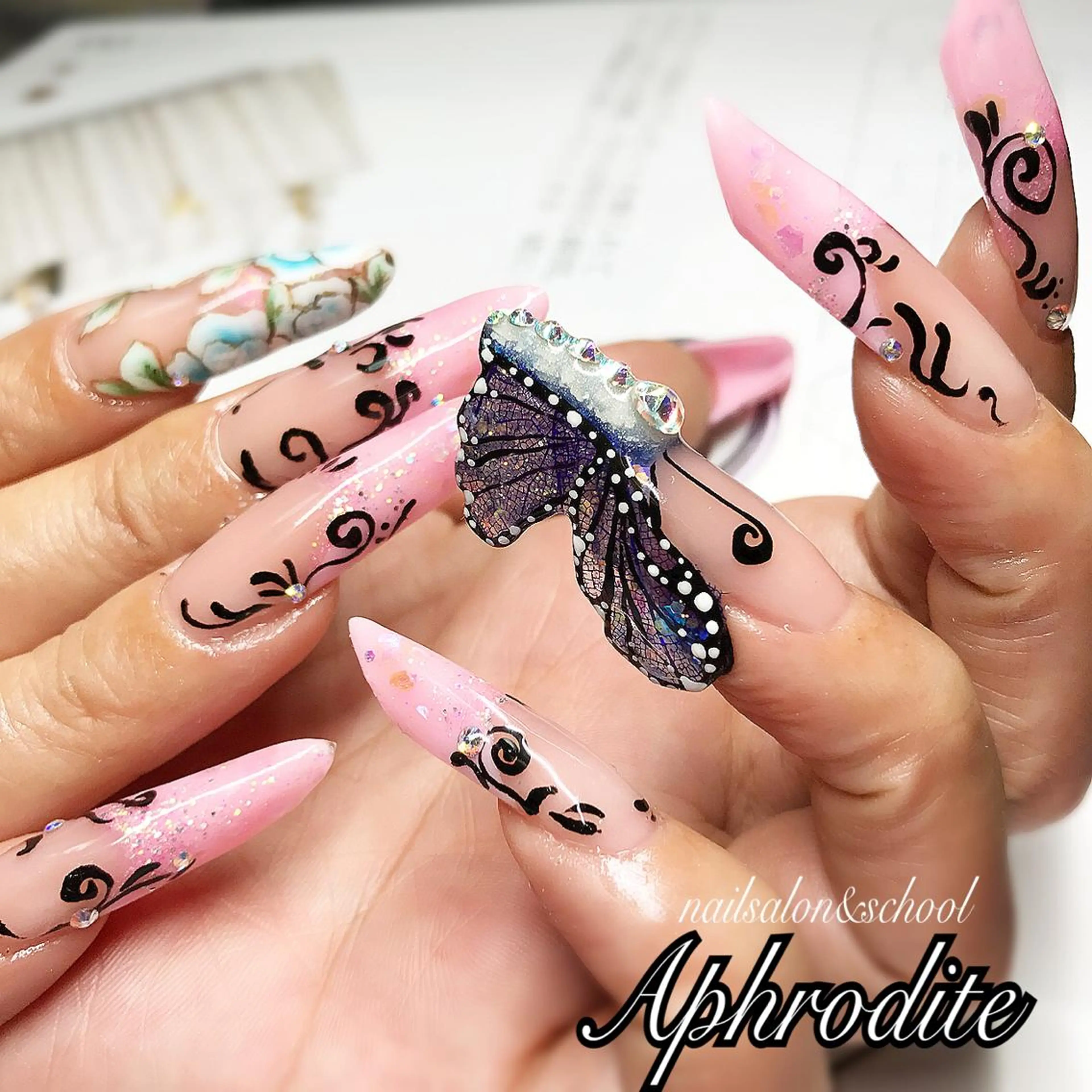 ネイル アートネイル APHRODITE Nagisaのネイルデザイン