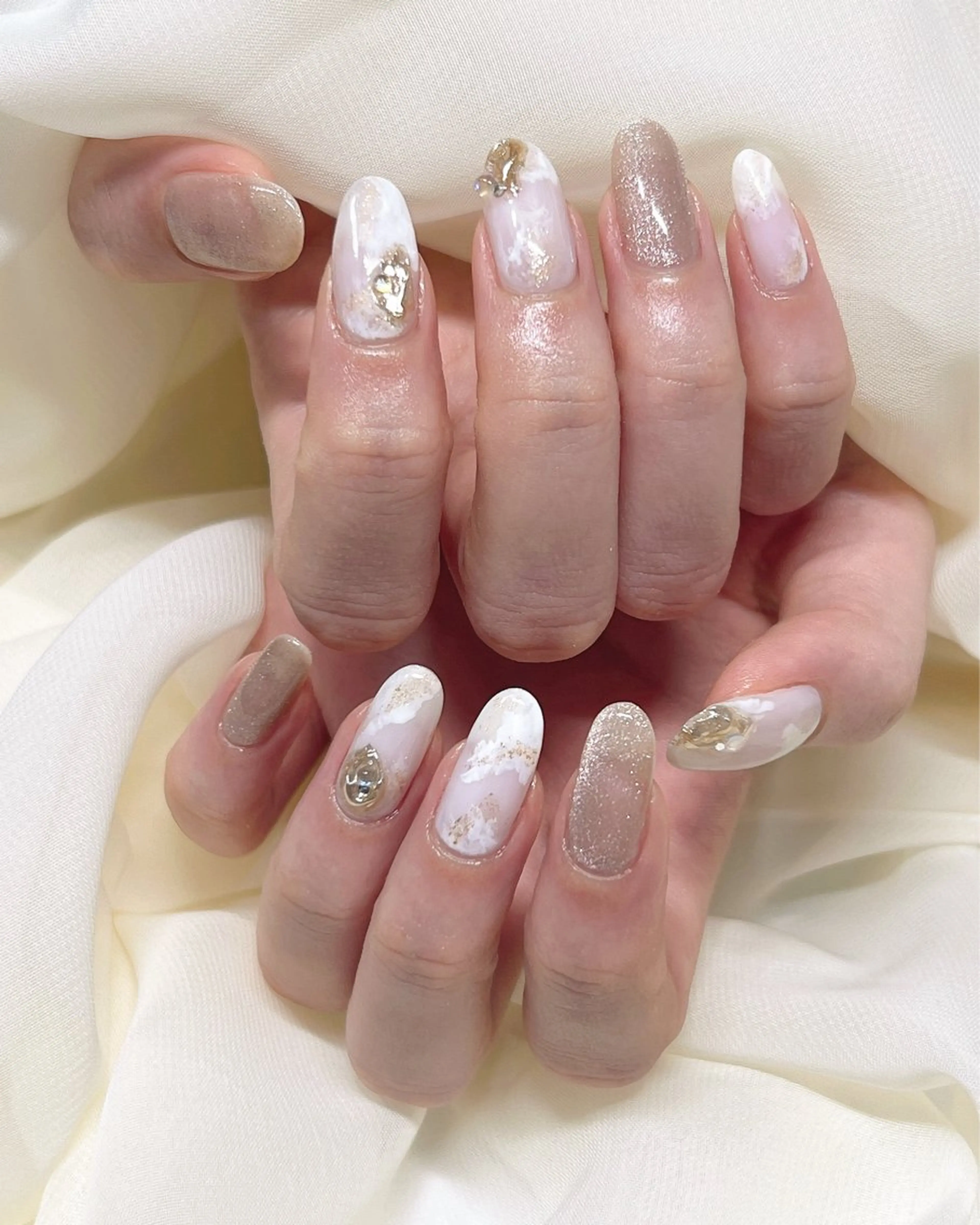 ネイル アートネイル ニュアンスネイル ホワイト nail salon MUAのネイルデザイン
