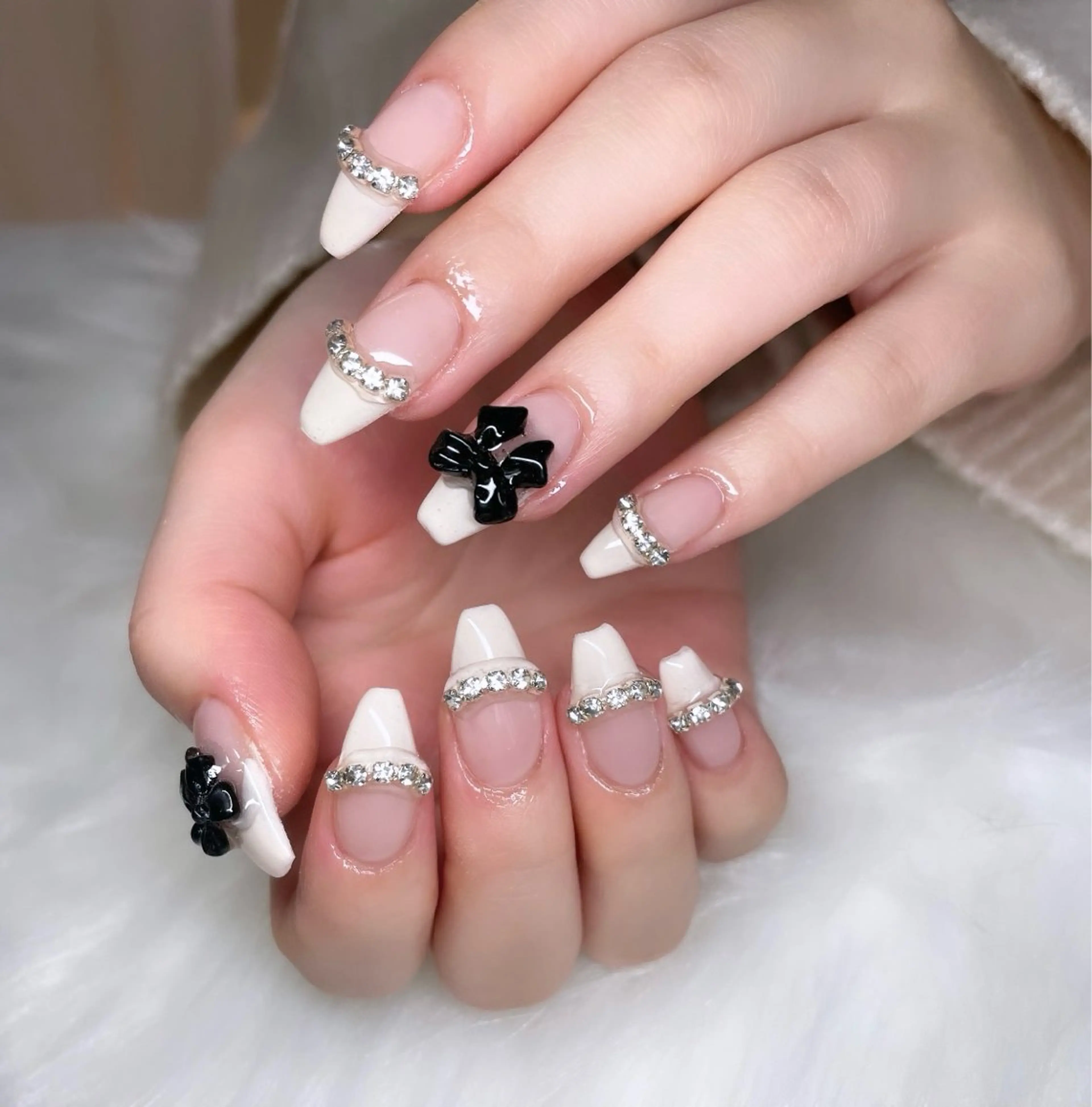 ネイル 成人式 フットネイル フレンチネイル ジェルネイル 韓国ネイル ハンドネイル nail salon fee（フィー）のネイルデザイン