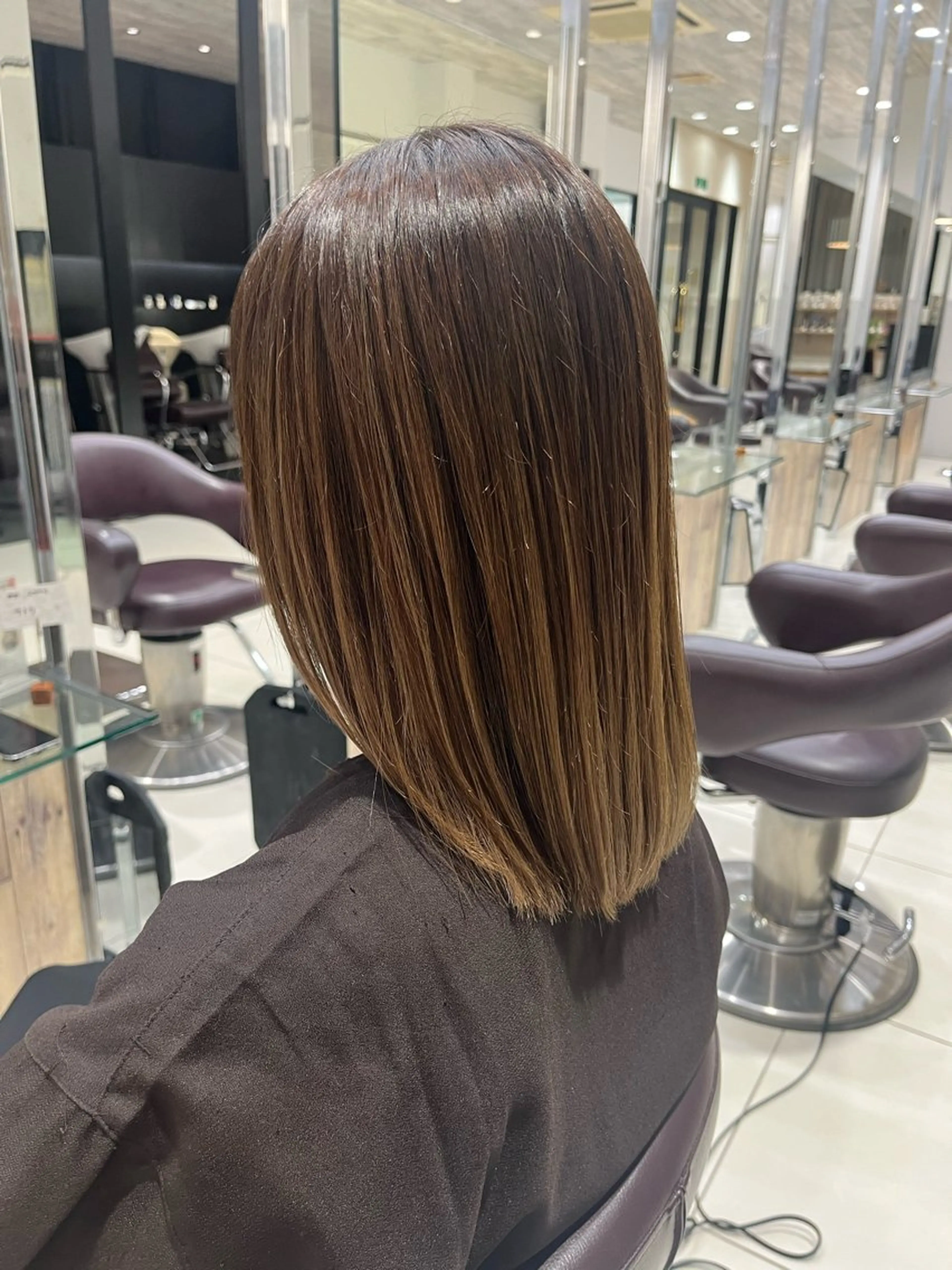 ミディアム カラー 村山 佳穂のヘアスタイル