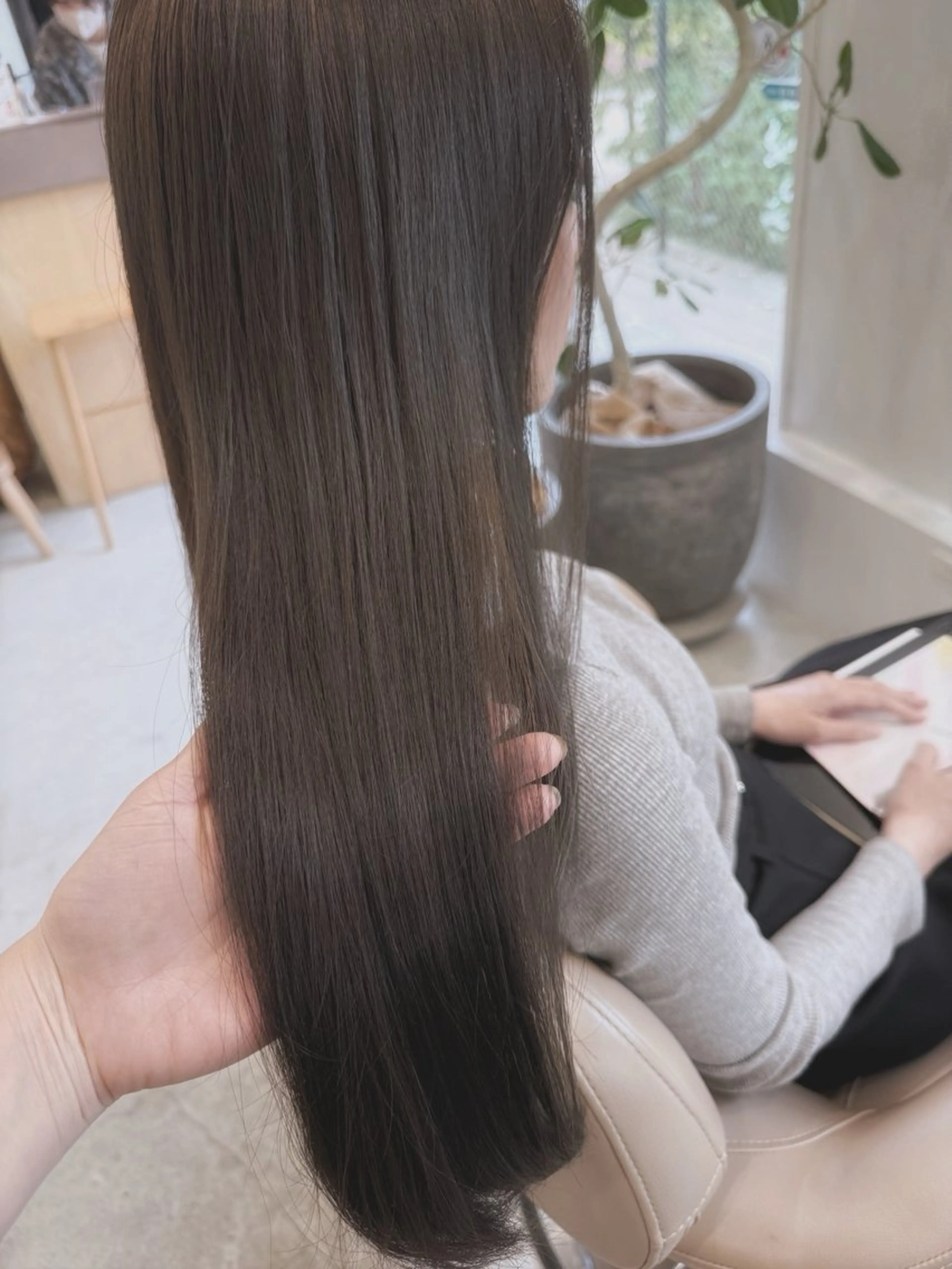 ロング カラー カット ヘアカラー トリートメント U too e’s 鎌倉🌿堀岡千紘のヘアスタイル