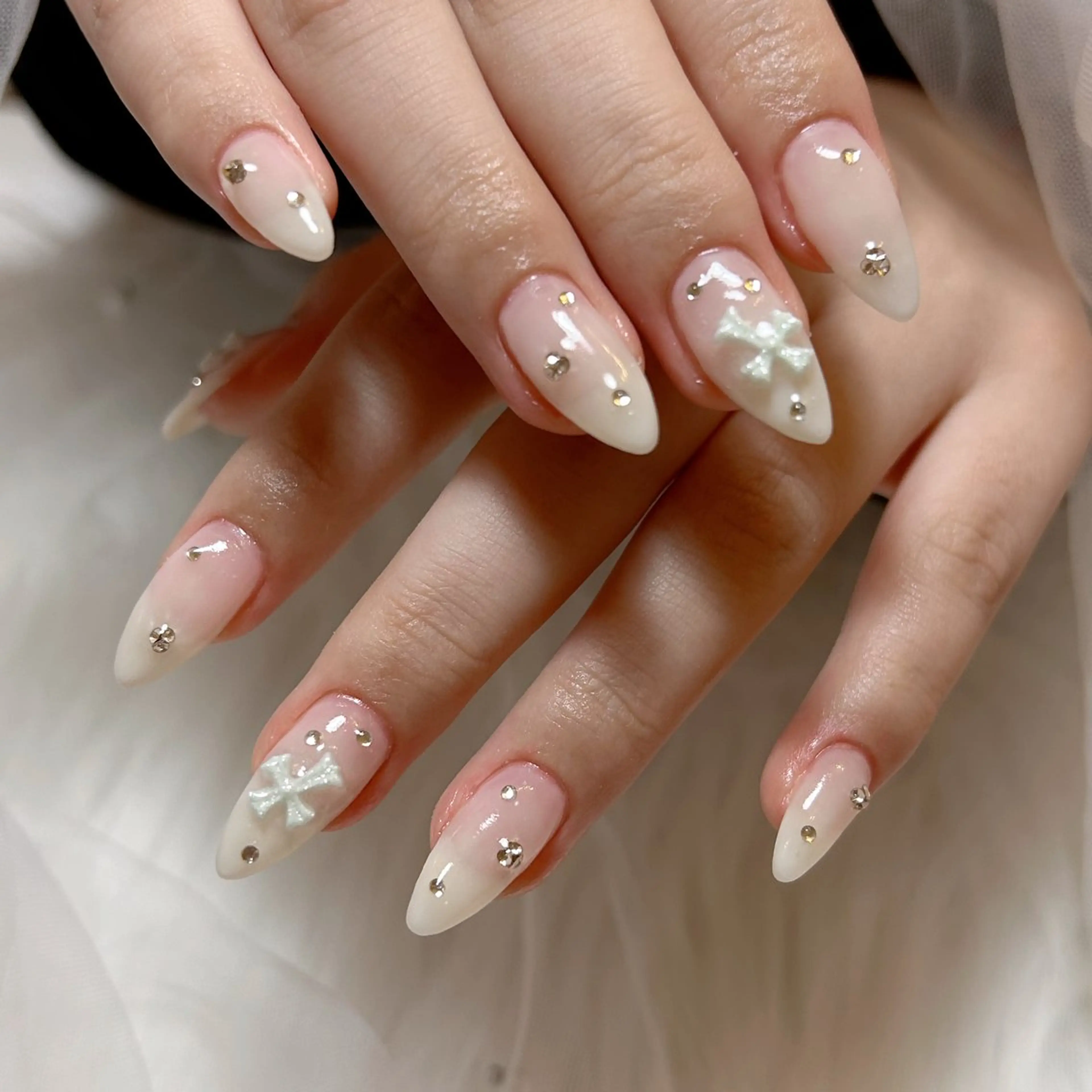 ネイル ハンドネイル EmaNail天満橋店所属・EmaNail Risaのネイルデザイン