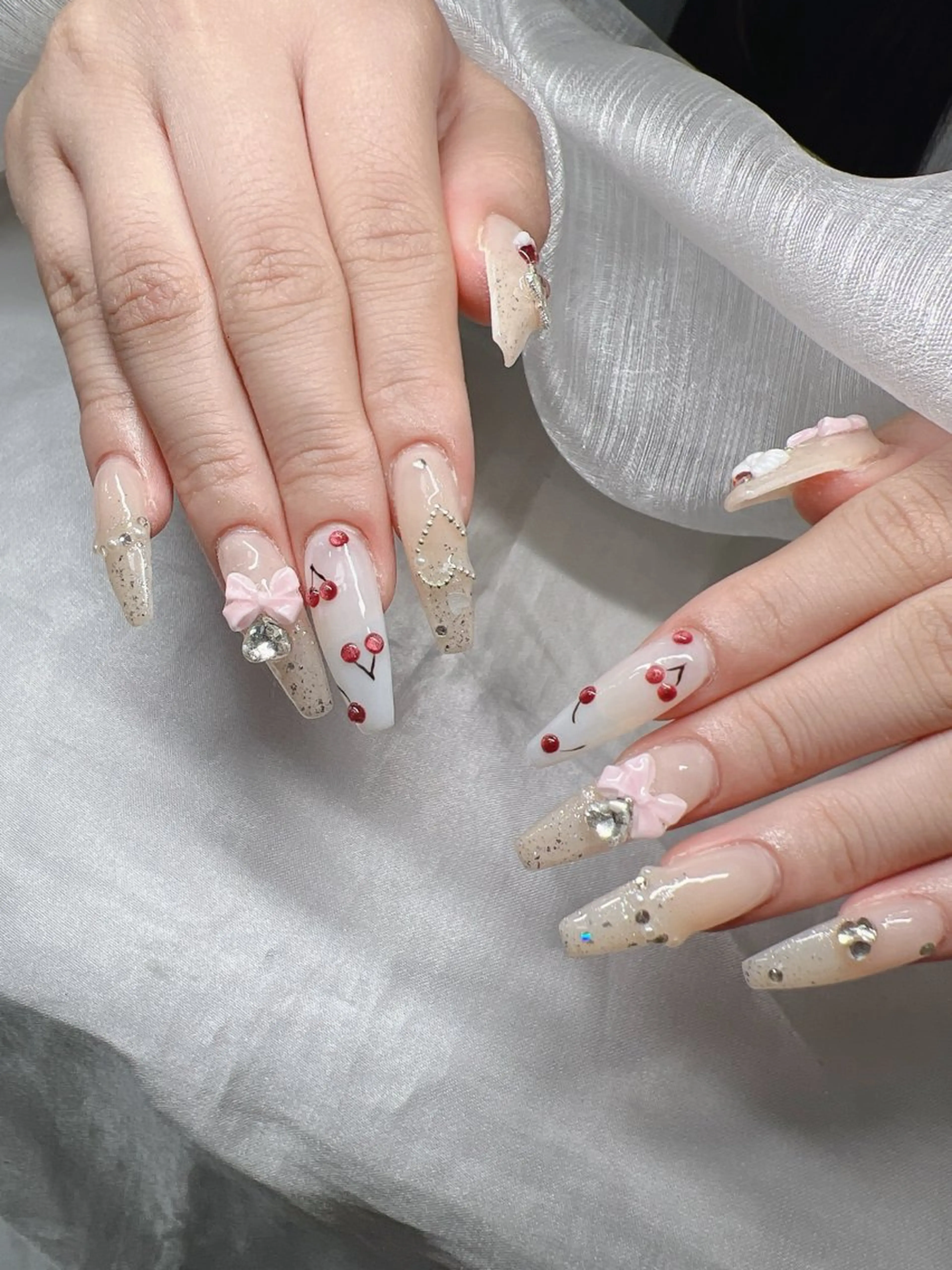 ネイル 長さ出し グラデーション 卒業式 キラキラネイル マグネットネイル ハンドネイル Lee Nailsのネイルデザイン