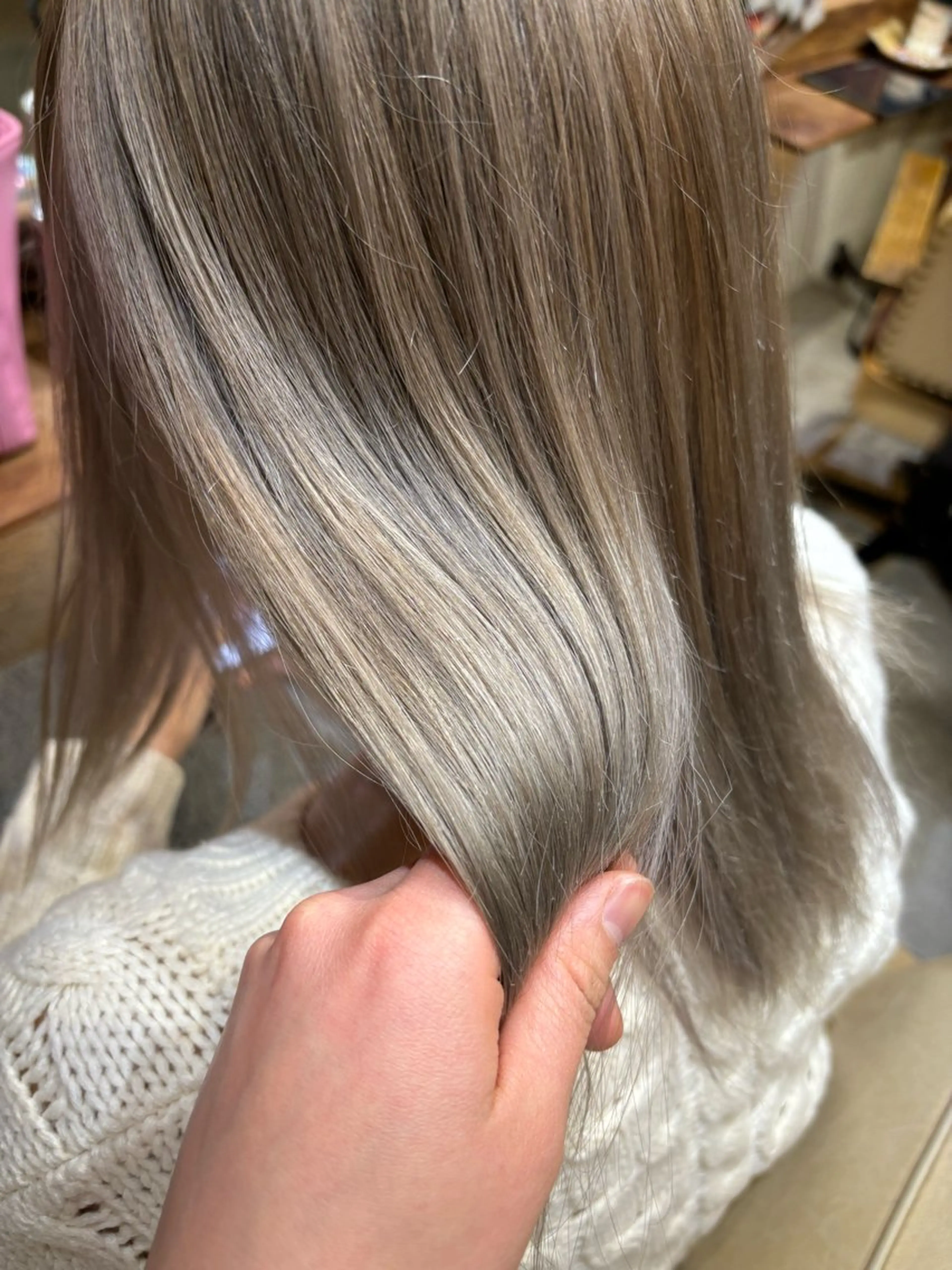 『ブリーチメニュー✨』全頭ブリーチ+オンカラー+プレtrの写真