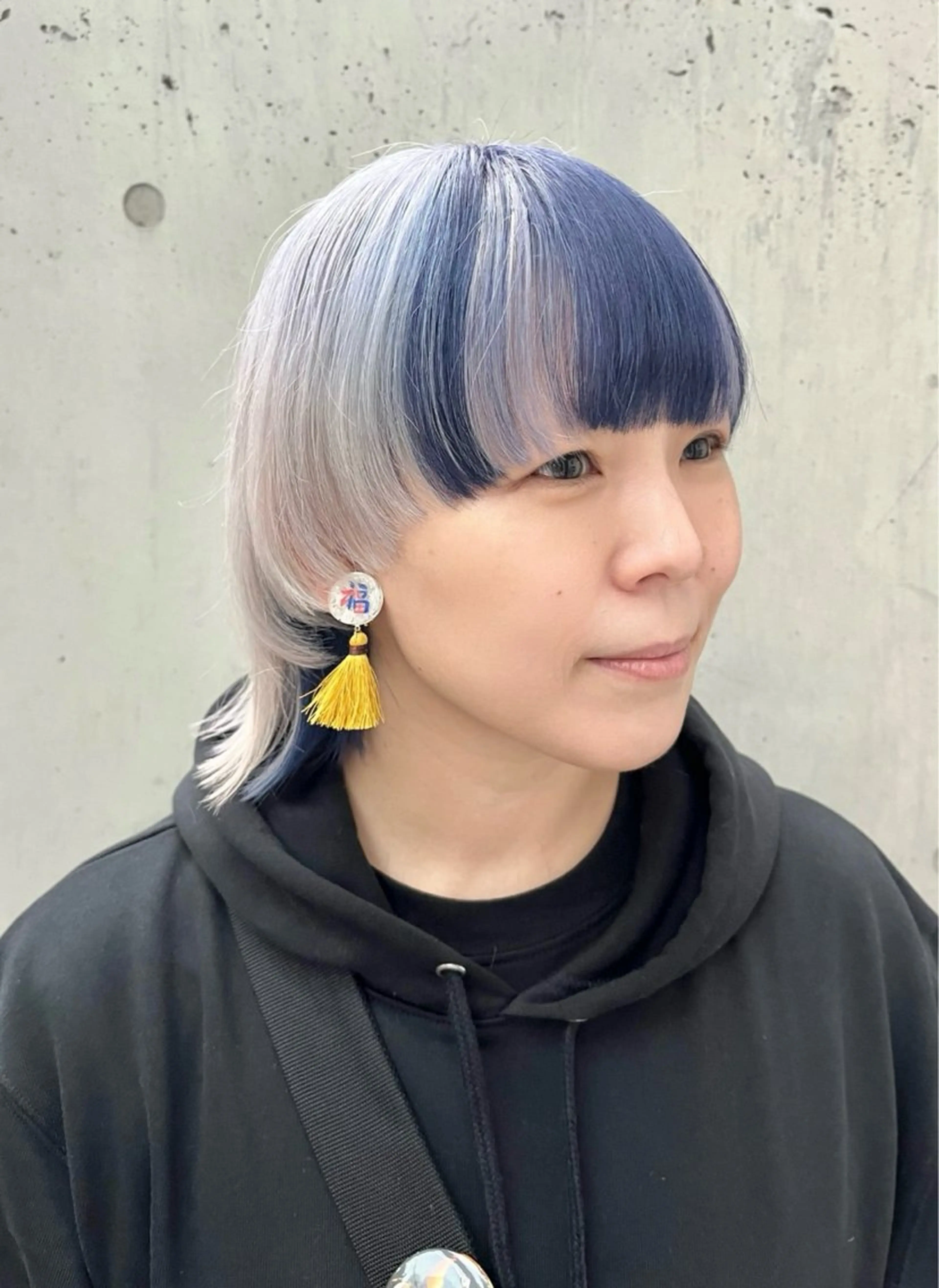 ショート カラー ハイライトカラー インナーカラー ネイビーカラー ハイライト ウルフカット ヘアカラー direction所属・派手髪デザインカラー ヒロカのヘアスタイル