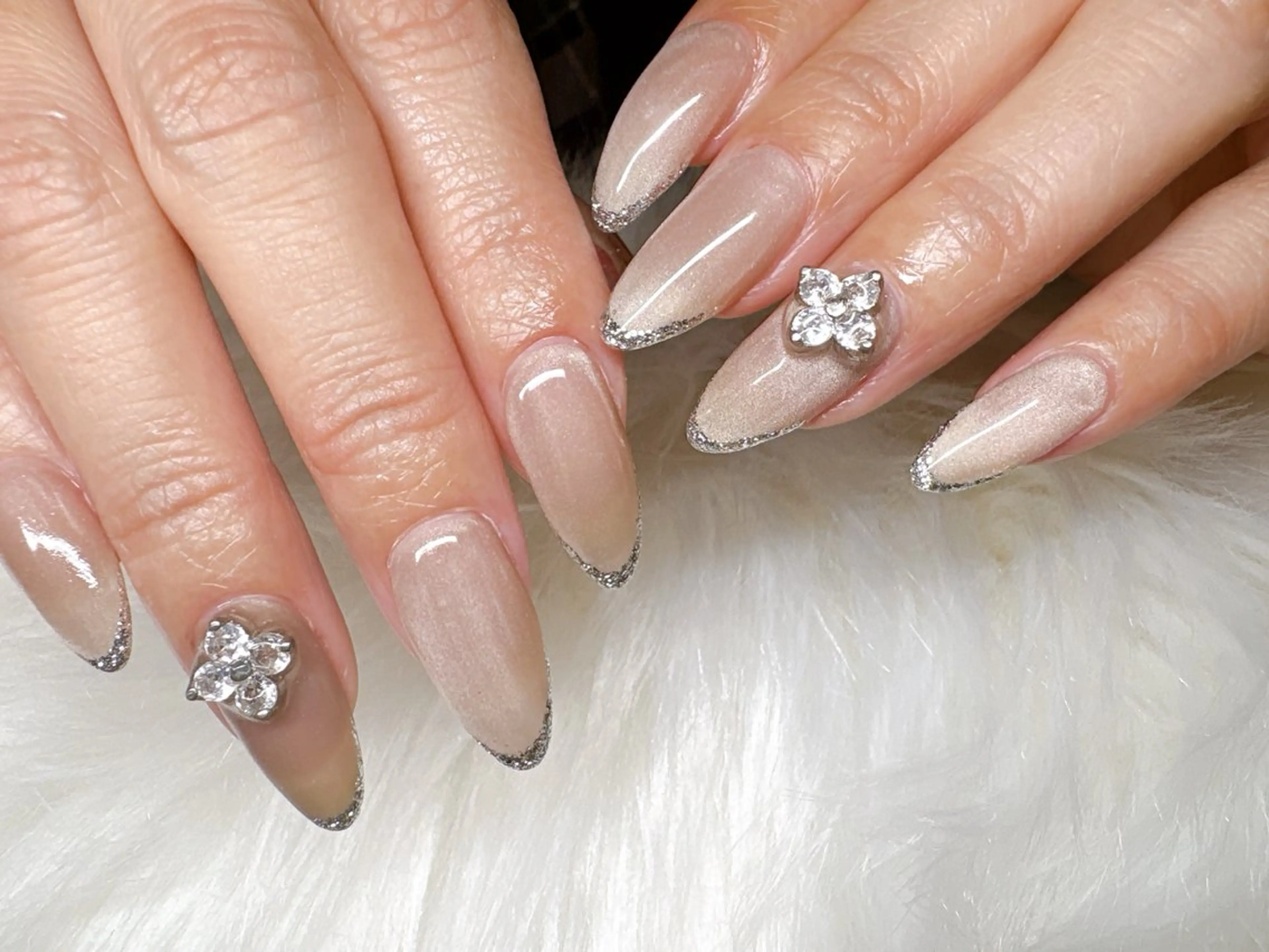 ネイル ECLAT エクラ所属・寺山 千鶴のネイルデザイン