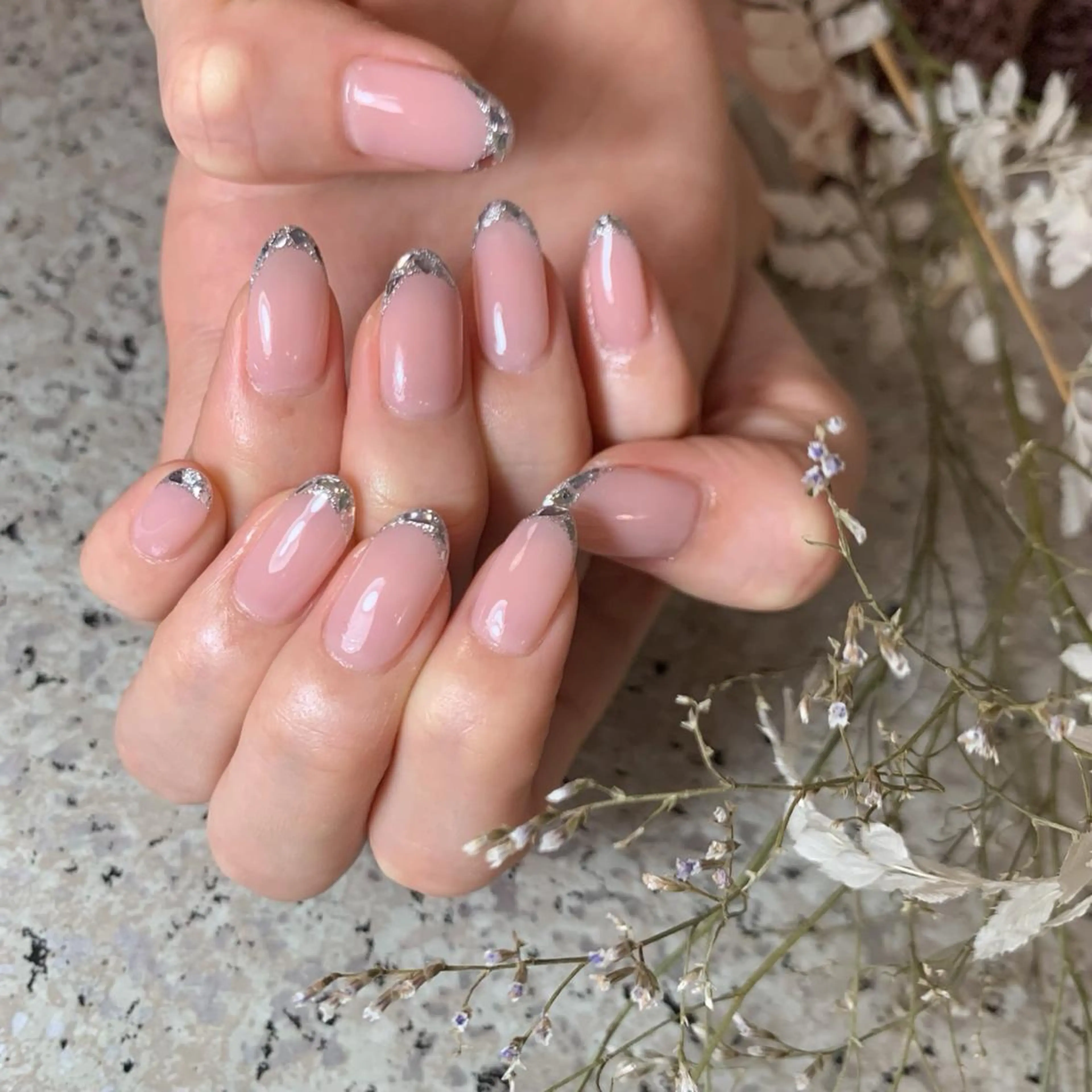 ネイル フレンチネイル ガラスフレンチ nailsalon maluriのネイルデザイン