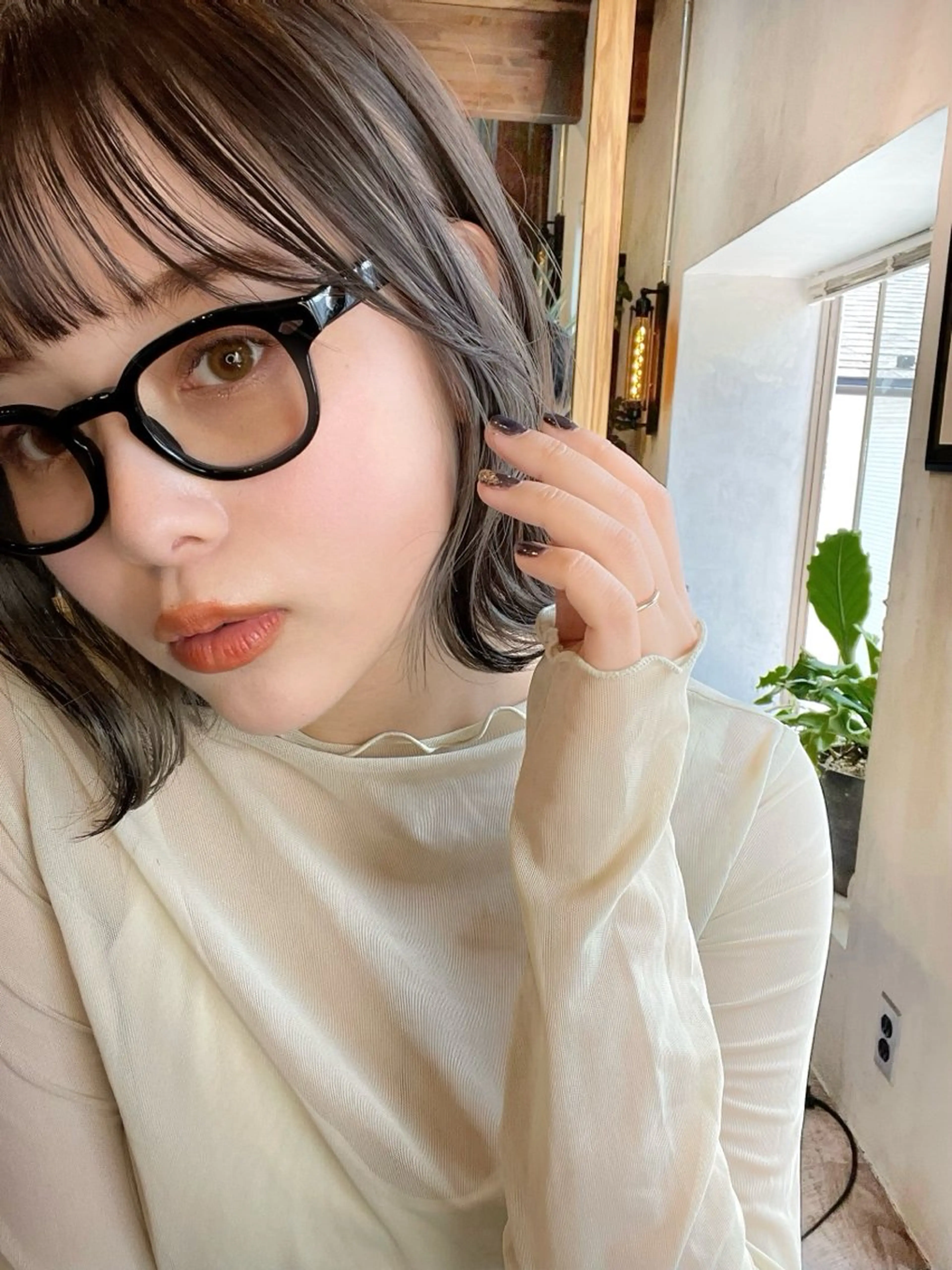 ミディアム カラー 切りっぱなしボブ ボブレイヤー ボブ くびれヘア 顔まわりレイヤー カット ヘアカラー 結べるレイヤーボブ くびれLady表参道のヘアスタイル