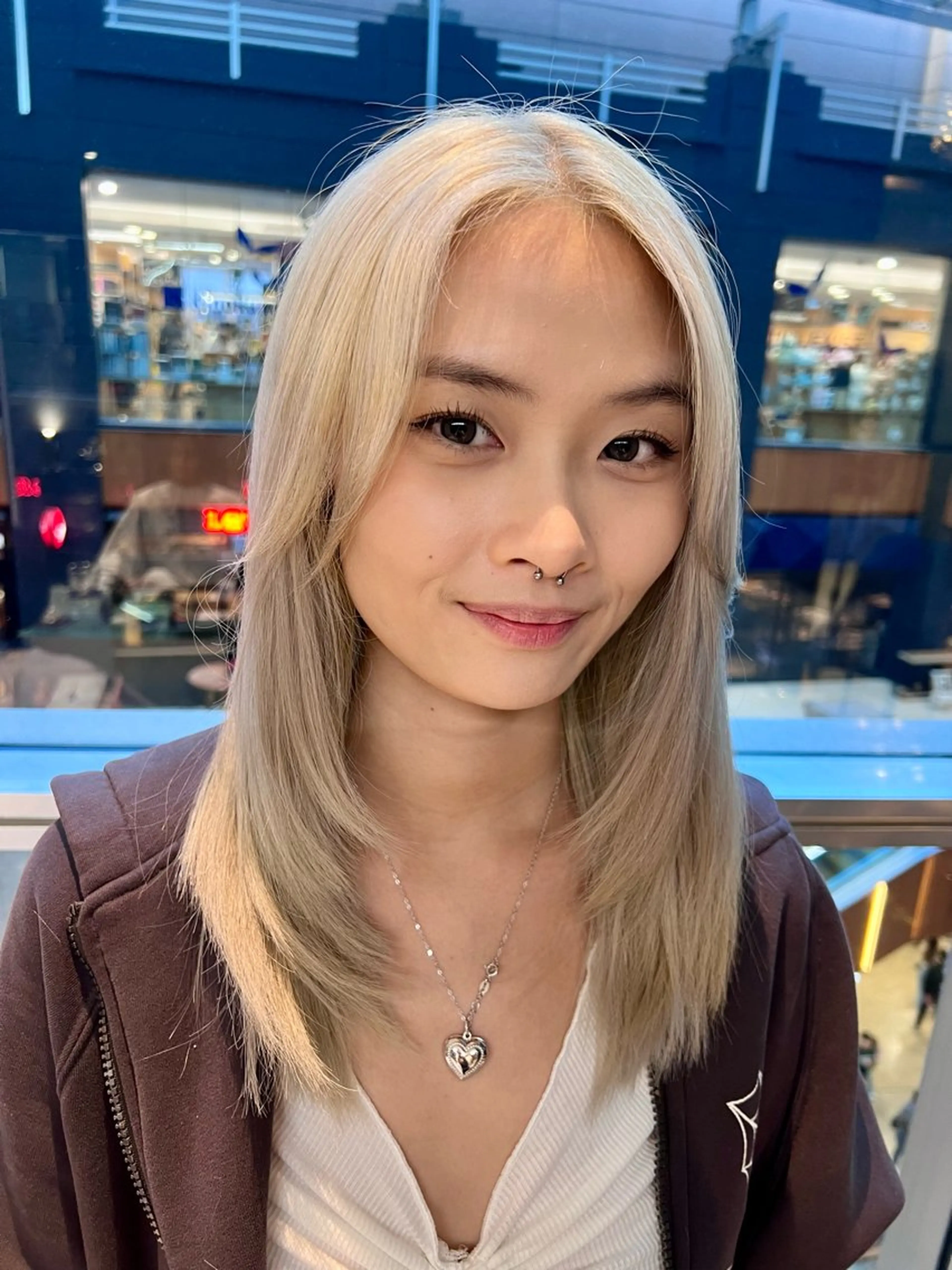 セミロング カラー 舟橋 瑞稀のヘアスタイル